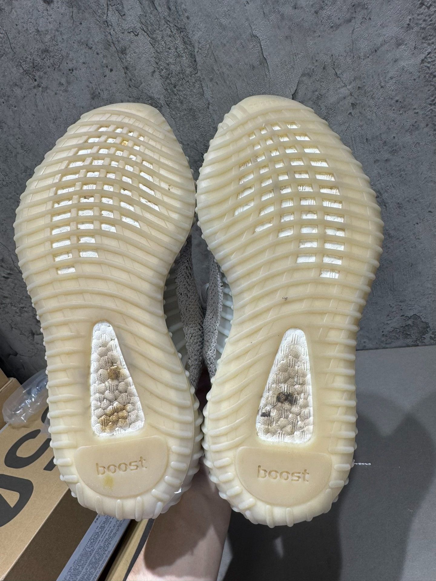 Adidas Adidas YEEZY350 Gray Lowtop Sneakers 40 Men Size US 7.5 / EU 40-41 - 3 Thumbnail
