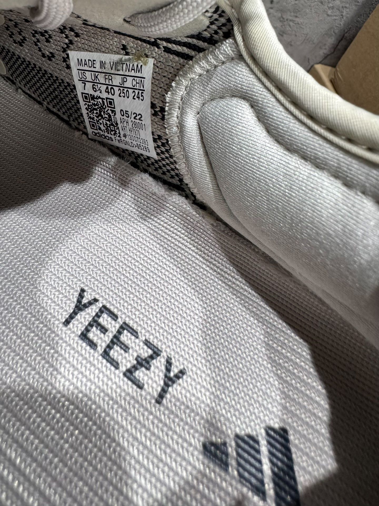 Adidas Adidas YEEZY350 Gray Lowtop Sneakers 40 Men Size US 7.5 / EU 40-41 - 8 Thumbnail