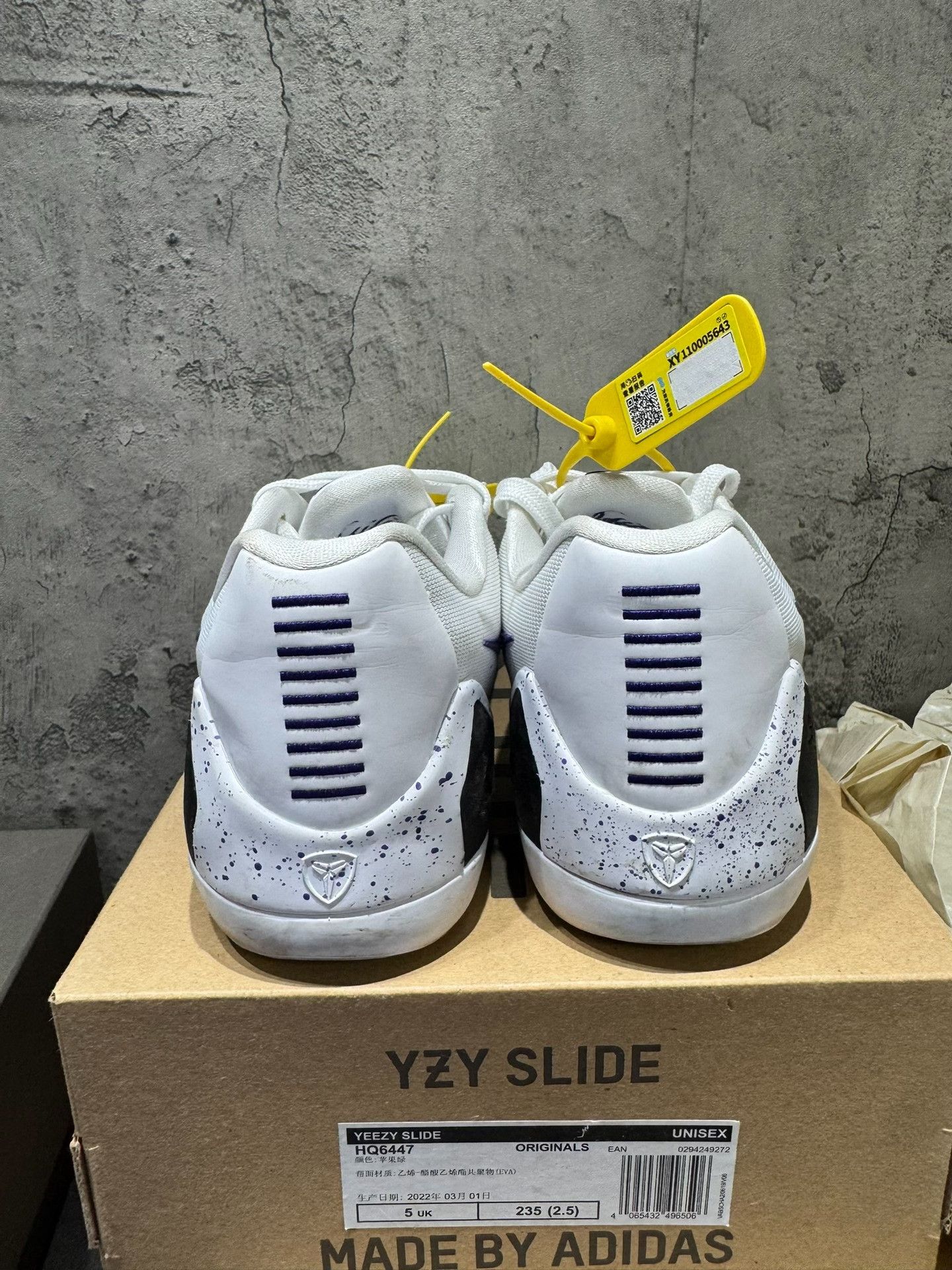 Nike Nike KOBE 9 White Lowtop Sneakers 9.5 Men Size US 9.5 / EU 42-43 - 4 Thumbnail