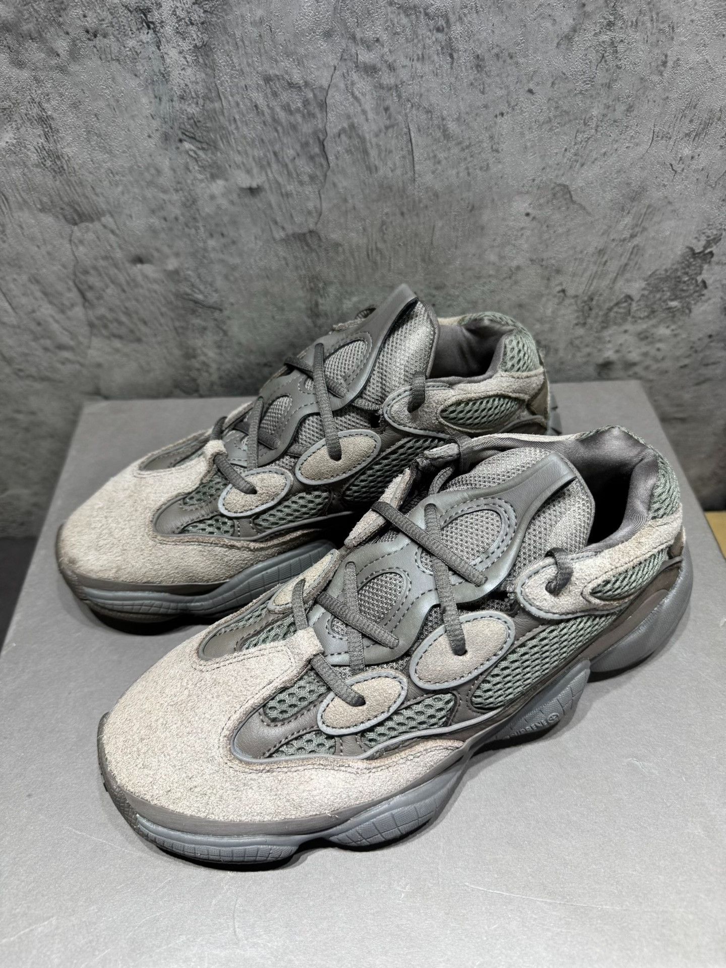 Adidas Adidas YEEZY500 Brown Lowtop Sneakers 41 Men Size US 8.5 / EU 41-42 - 5 Thumbnail