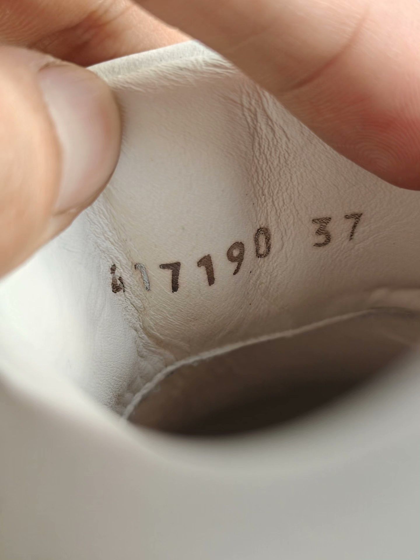 Alexander McQueen Alexander McQueen White Lowtop Sneakers 37 Women Size US 6.5 / IT 36.5 - 8 Thumbnail