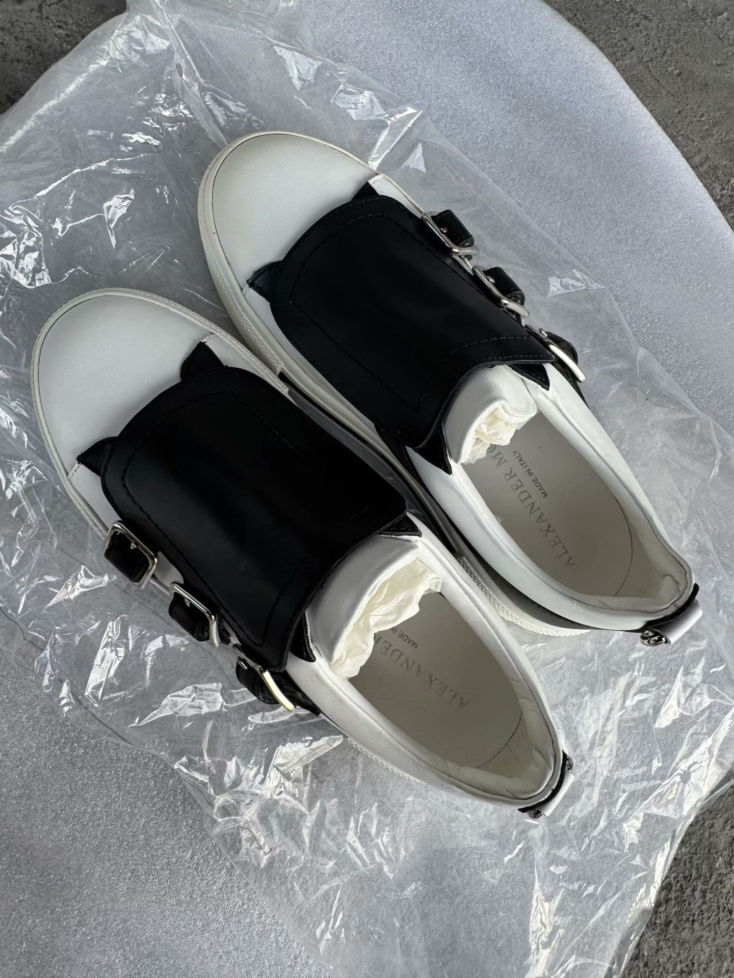 Alexander McQueen Alexander McQueen White Lowtop Sneakers 37 Women Size US 6.5 / IT 36.5 - 4 Thumbnail