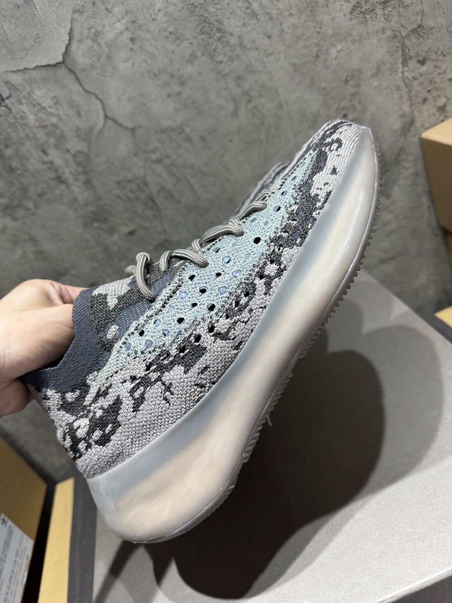 Adidas Adidas YEEZY380 Gray Lowtop Sneakers 9 Men Size US 9 / EU 42 - 7 Thumbnail