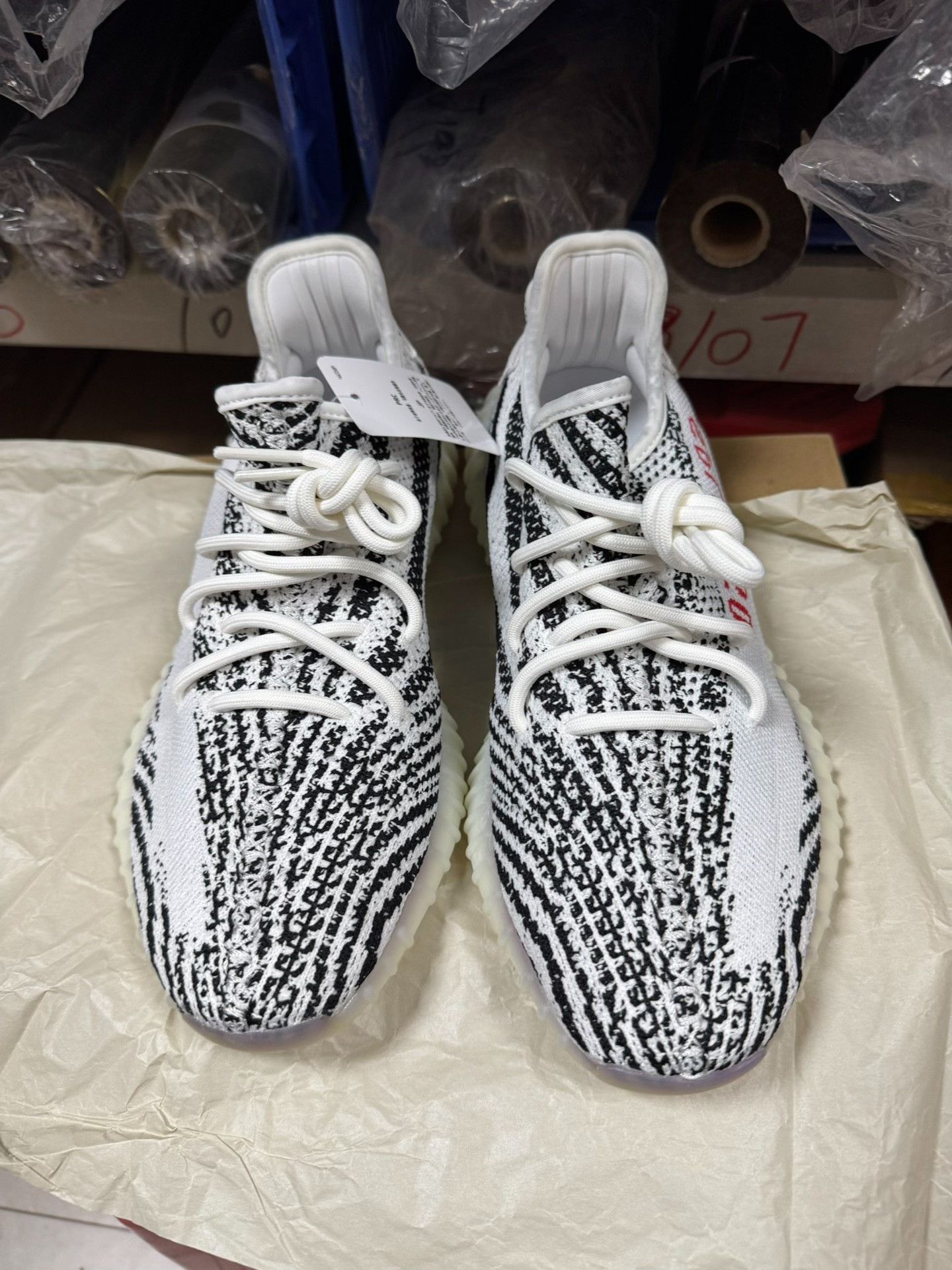 Adidas Adidas YEEZY350 White Lowtop Sneakers 9 Men Size US 9 / EU 42 - 2 Thumbnail