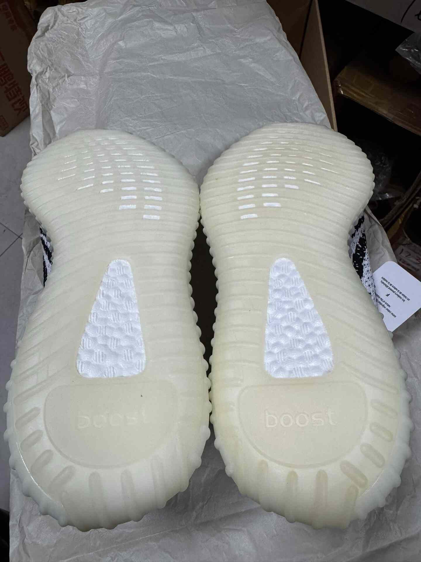 Adidas Adidas YEEZY350 White Lowtop Sneakers 9 Men Size US 9 / EU 42 - 3 Thumbnail