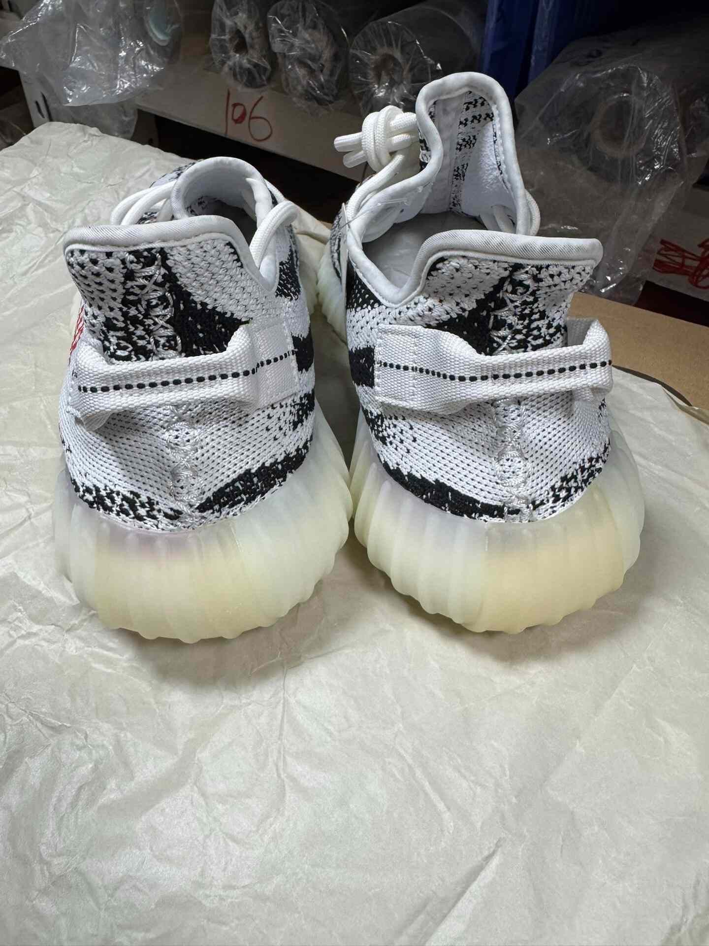 Adidas Adidas YEEZY350 White Lowtop Sneakers 9 Men Size US 9 / EU 42 - 8 Thumbnail