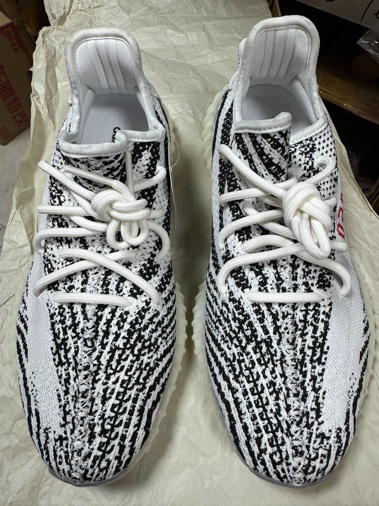 Adidas Adidas YEEZY350 White Lowtop Sneakers 9 Men Size US 9 / EU 42 - 4 Thumbnail
