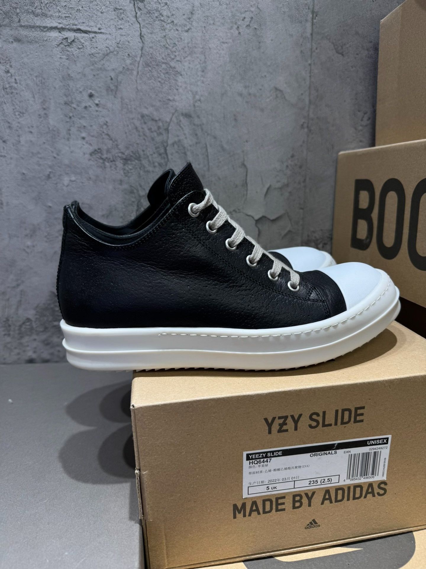 Converse Converse Leather Black Lowtop Sneakers 38 Women Size US 7.5 / IT 37.5 - 2 Thumbnail