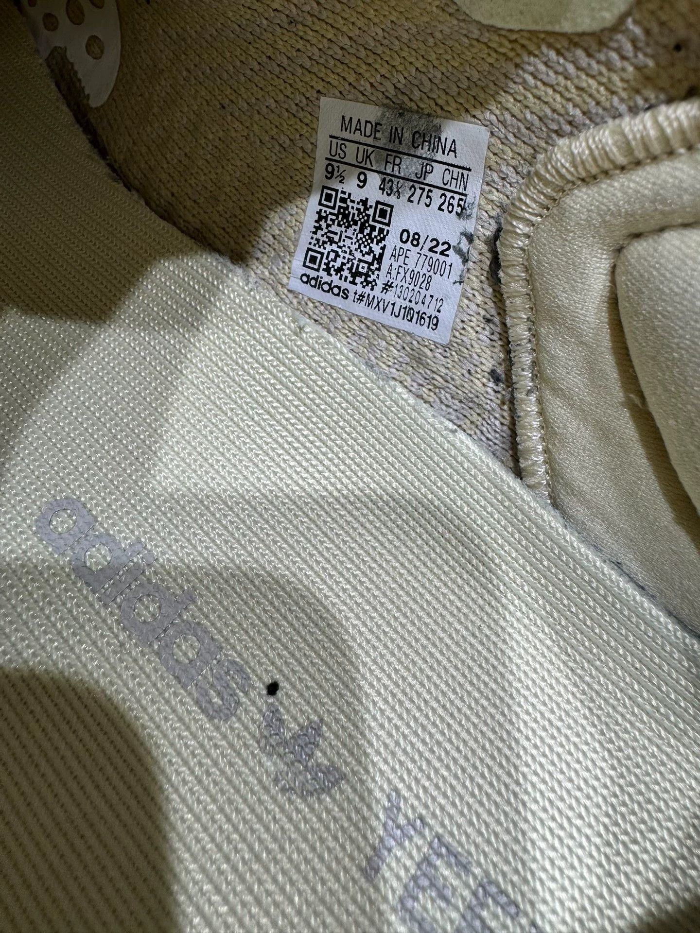 Yeezy Yeezy Limited Yellow Lowtop Sneakers 9 Men Size US 9 / EU 42 - 3 Thumbnail