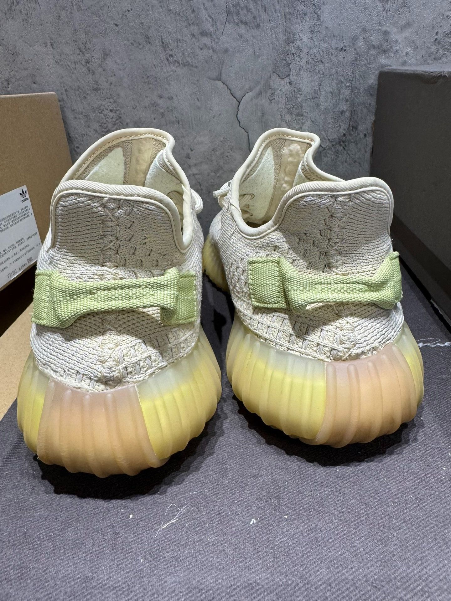 Yeezy Yeezy Limited Yellow Lowtop Sneakers 9 Men Size US 9 / EU 42 - 7 Thumbnail