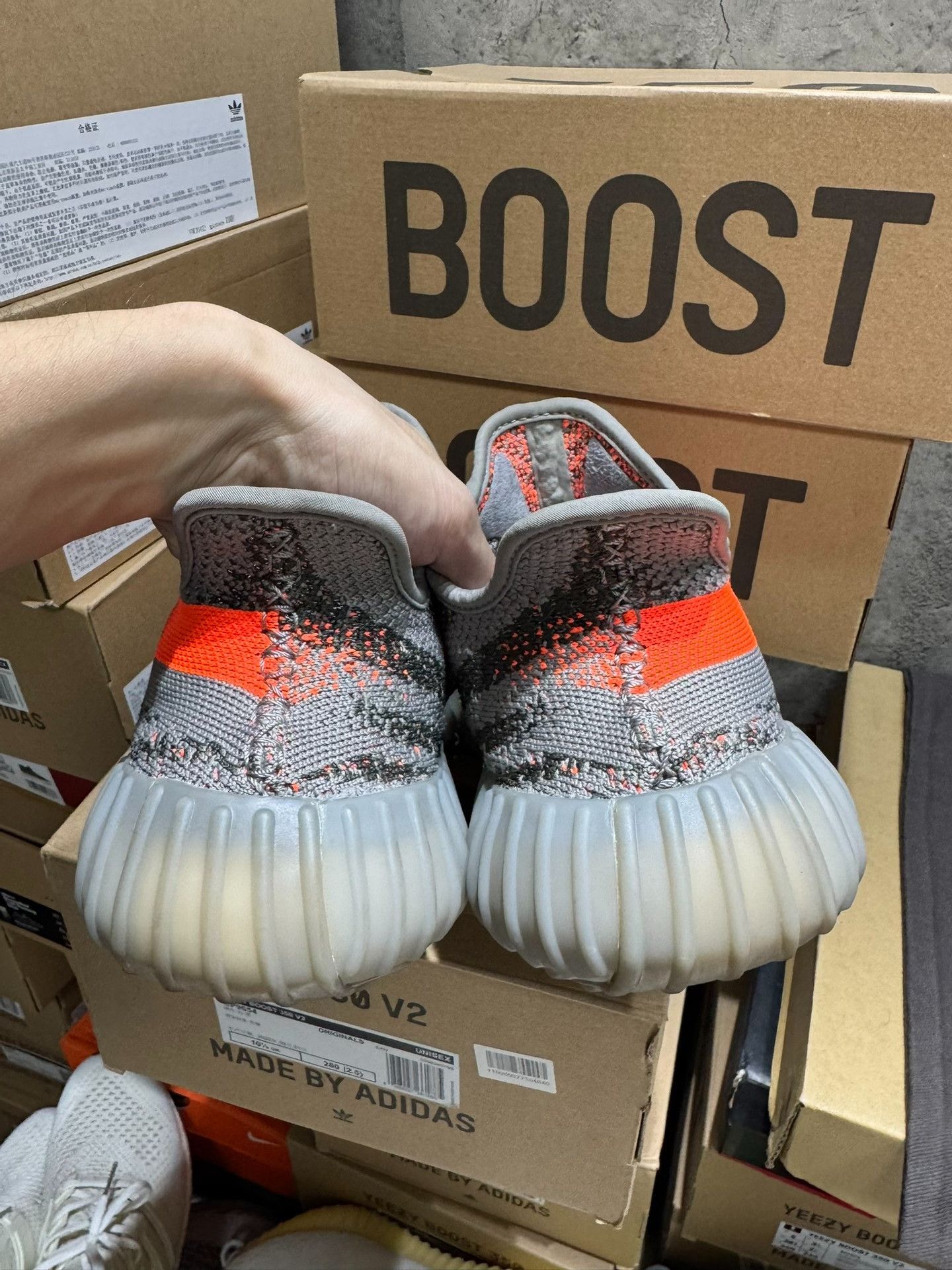 Adidas Adidas YEEZY350 Gray Lowtop Sneakers 42 Men Size US 9 / EU 42 - 4 Thumbnail