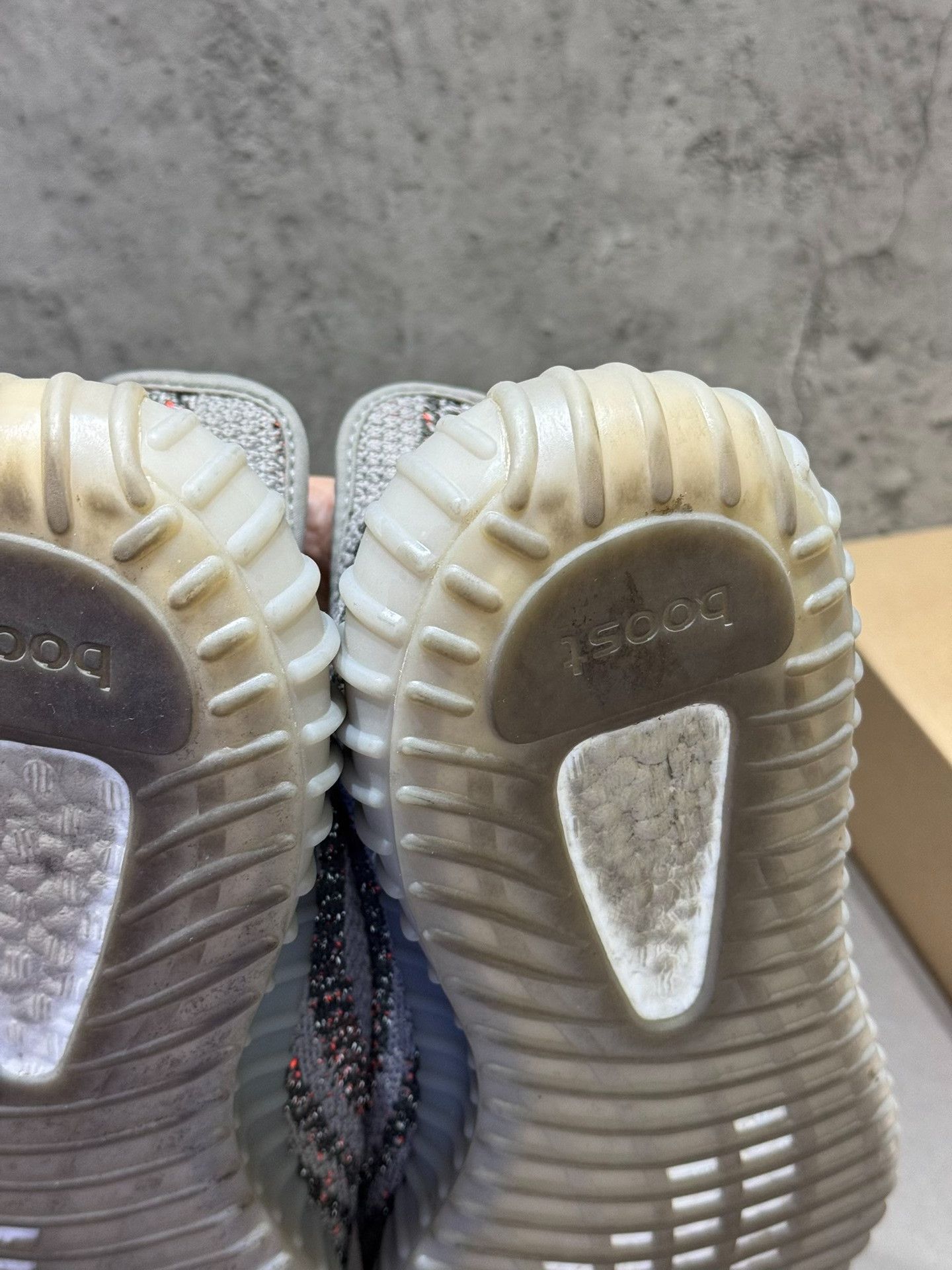Adidas Adidas YEEZY350 Gray Lowtop Sneakers 42 Men Size US 9 / EU 42 - 9 Thumbnail
