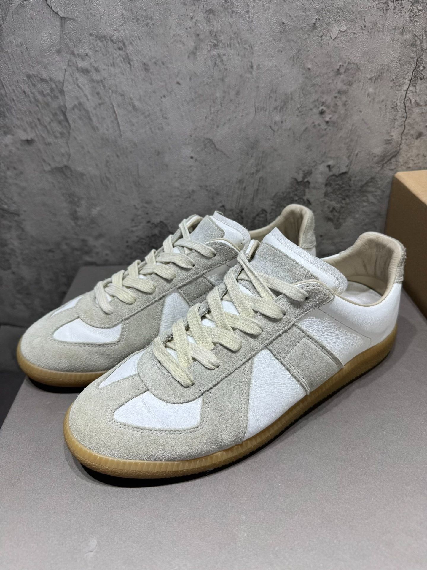 Maison Margiela Maison Margiela White Lowtop Sneakers 39 Men Size US 6.5 / EU 39-40 - 2 Thumbnail
