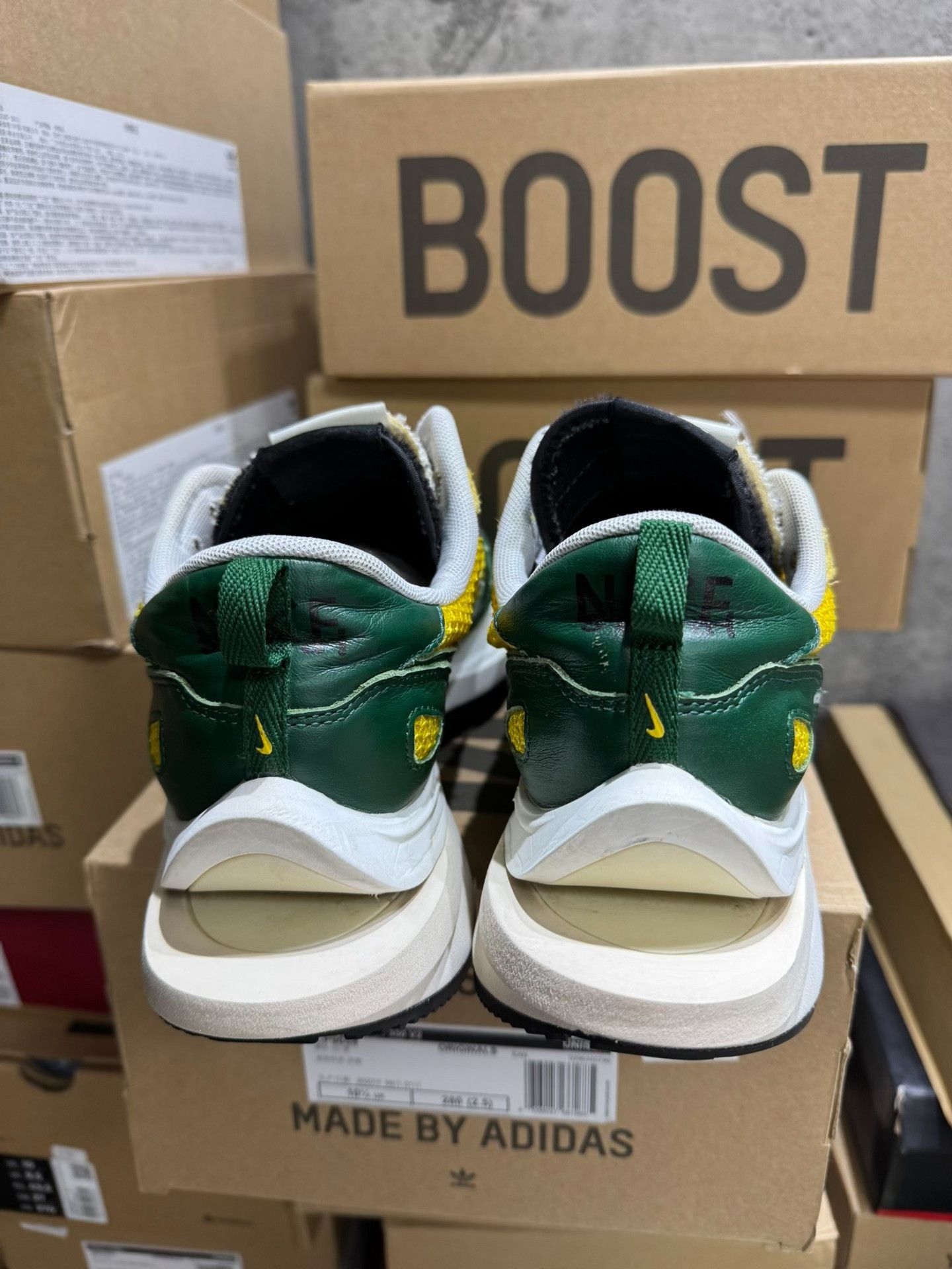 Nike Nike Collab Yellow Lowtop Sneakers 9.5 Men Size US 9.5 / EU 42-43 - 4 Thumbnail