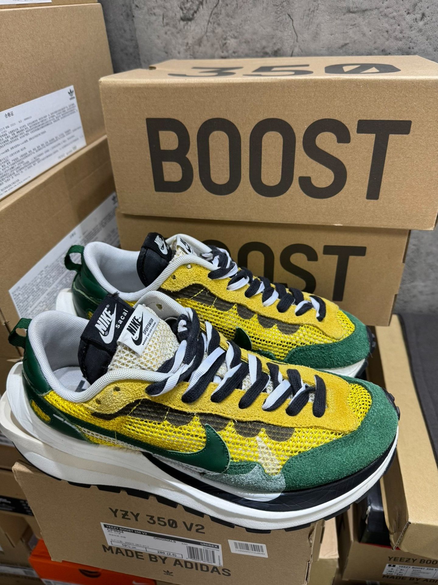 Nike Nike Collab Yellow Lowtop Sneakers 9.5 Men Size US 9.5 / EU 42-43 - 6 Thumbnail