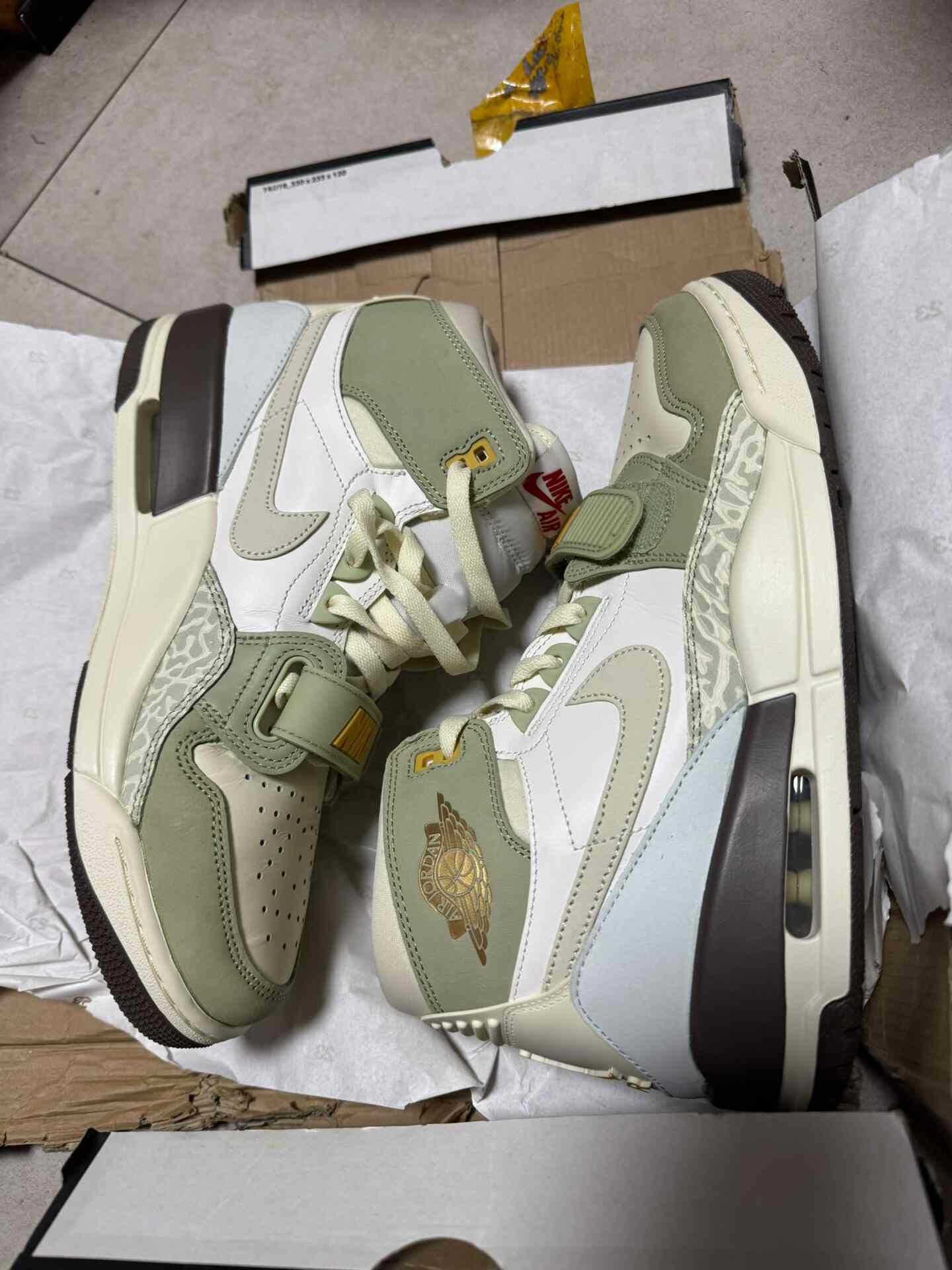 Nike Nike AJ3 Green Lowtop Sneakers 42 Men Size US 9 / EU 42 - 2 Thumbnail
