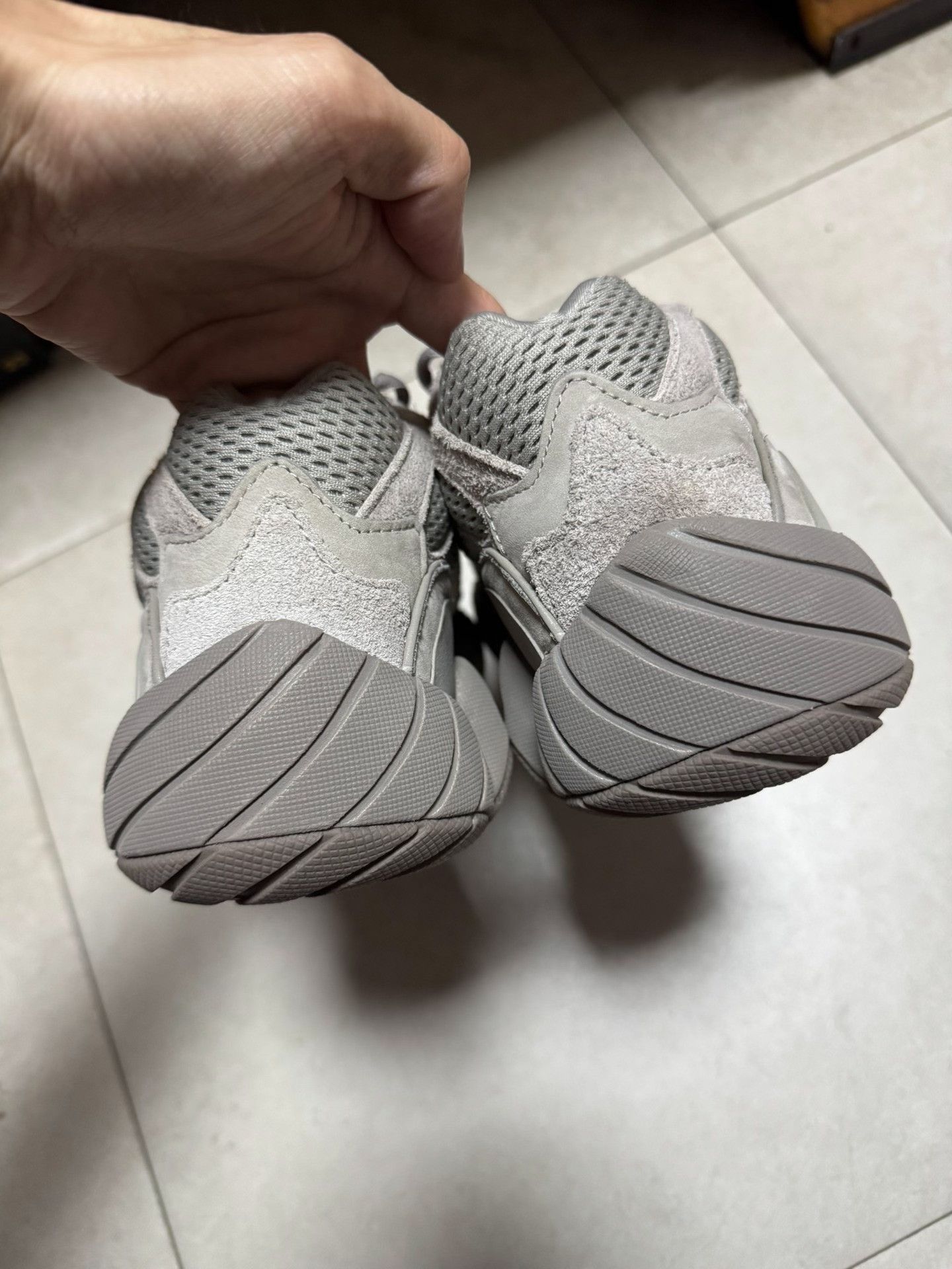 Adidas Adidas YEEZY500 Gray Lowtop Sneakers 12.5 Men Size US 12.5 / EU 45-46 - 4 Thumbnail
