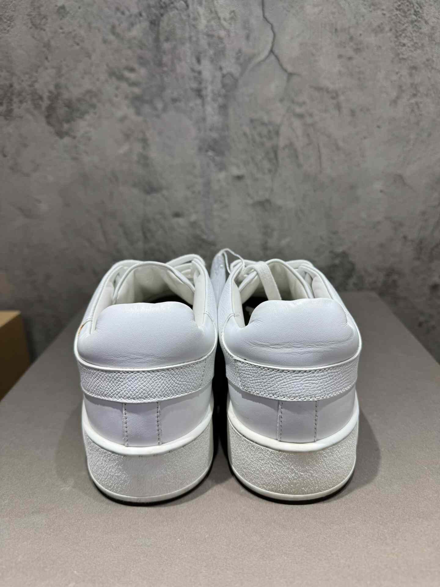 Hermes Hermes Leather White Lowtop Sneakers 37.5 Women Size US 6.5 / IT 36.5 - 5 Thumbnail
