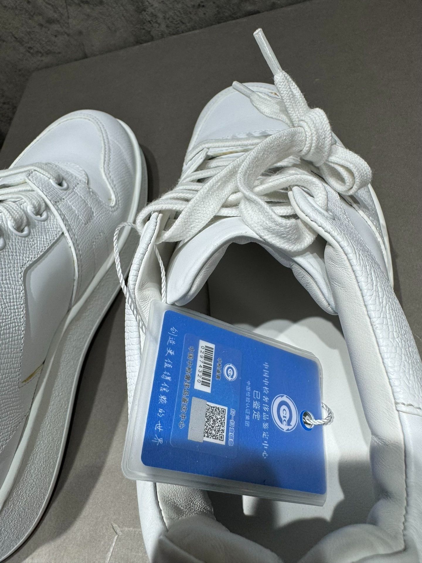 Hermes Hermes Leather White Lowtop Sneakers 37.5 Women Size US 6.5 / IT 36.5 - 8 Thumbnail