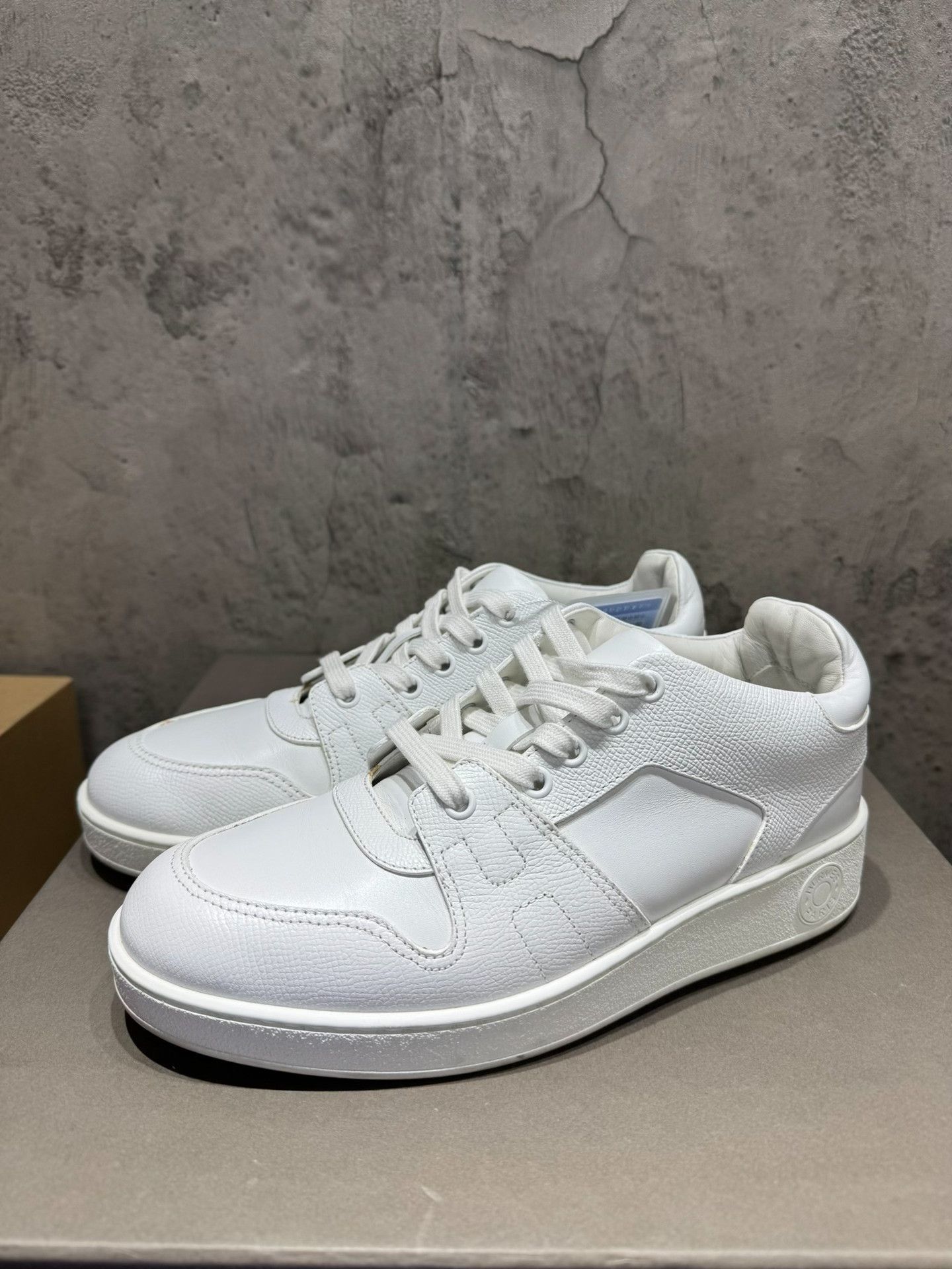 Hermes Hermes Leather White Lowtop Sneakers 37.5 Women Size US 6.5 / IT 36.5 - 9 Thumbnail