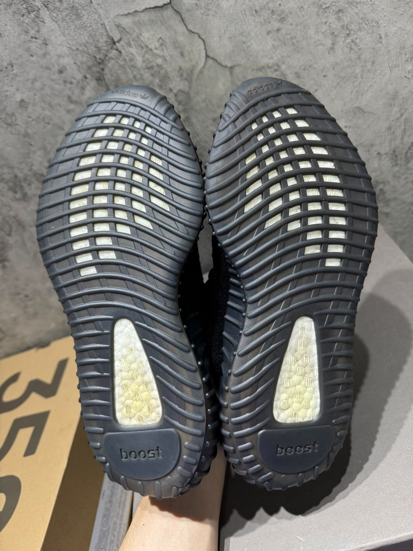 Adidas Adidas YEEZY350 Black Lowtop Sneakers 41 Men Size US 8.5 / EU 41-42 - 3 Thumbnail