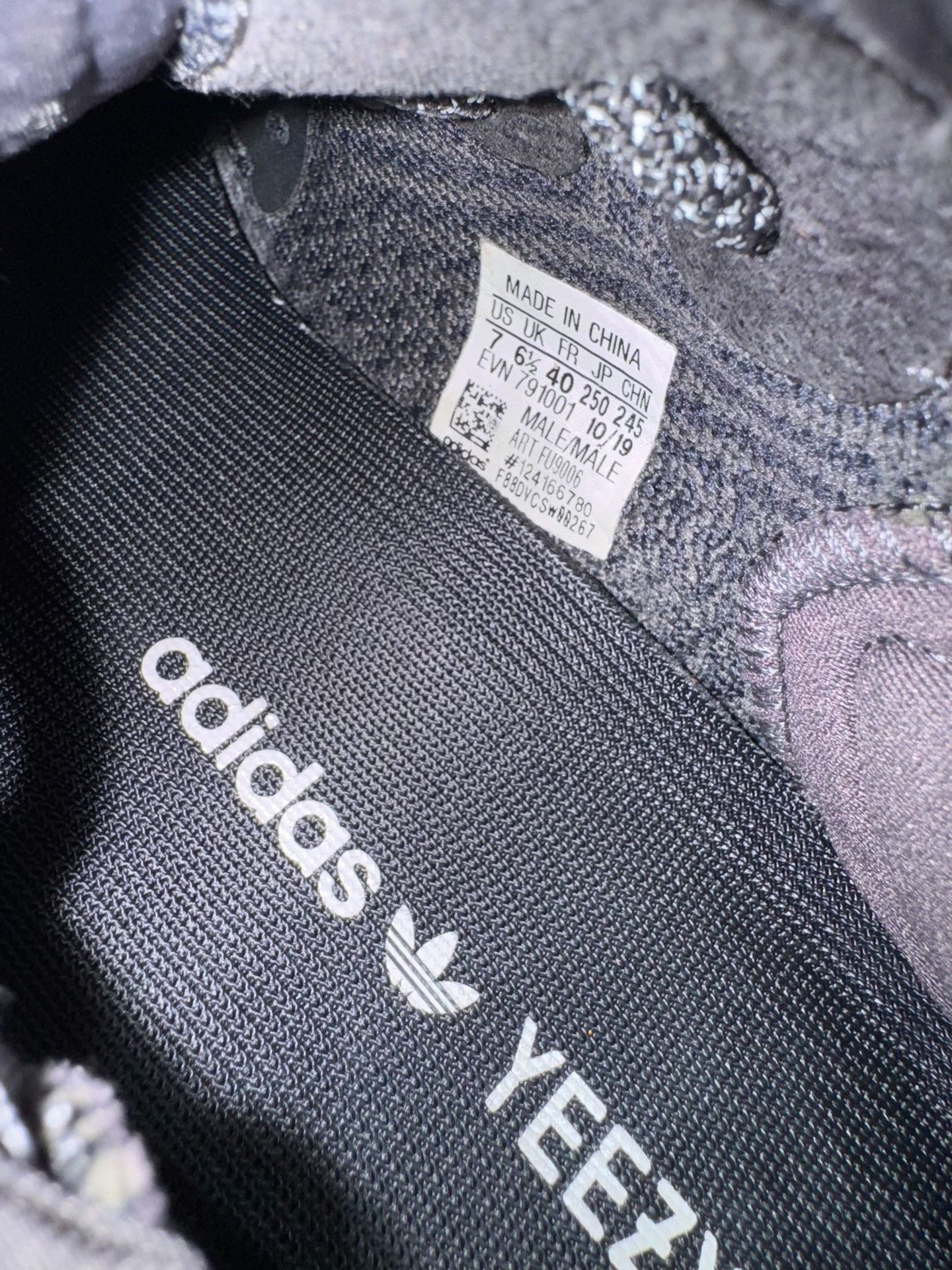 Adidas Adidas YEEZY350 Black Lowtop Sneakers 40 Men Size US 7.5 / EU 40-41 - 8 Thumbnail