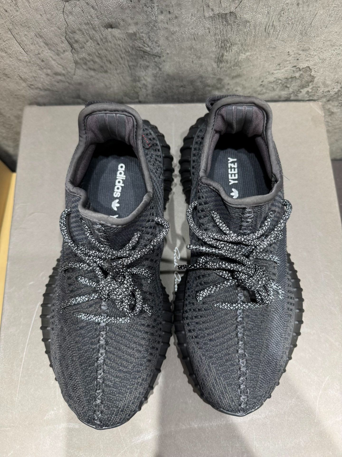 Adidas Adidas YEEZY350 Black Lowtop Sneakers 40 Men Size US 7.5 / EU 40-41 - 9 Thumbnail