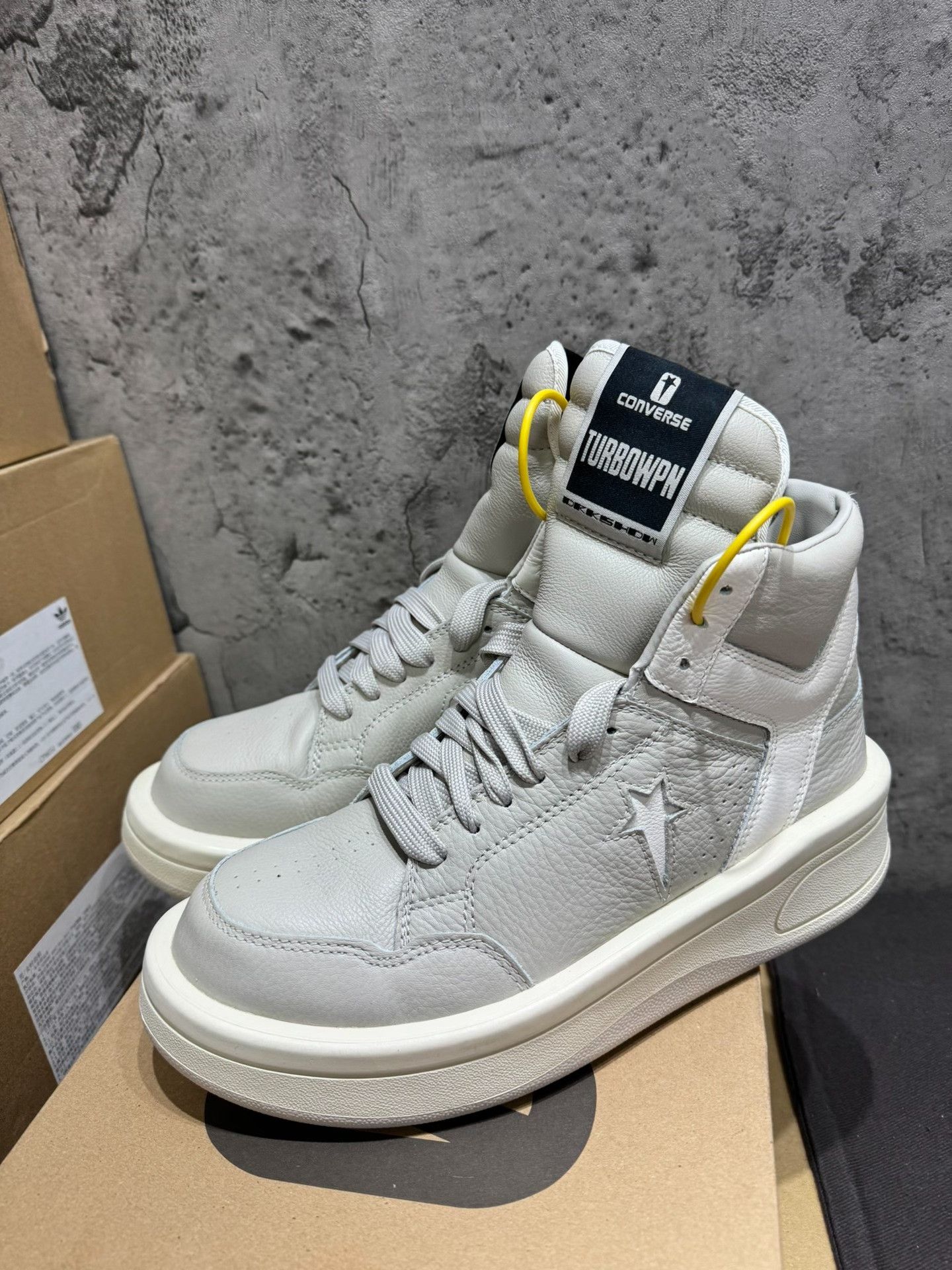 Converse Converse Collab White Hitop Sneakers 41 Men Size US 8.5 / EU 41-42 - 7 Thumbnail