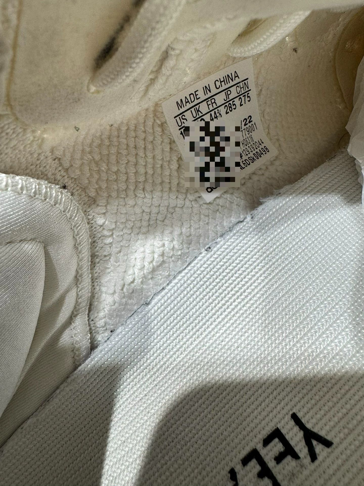 Adidas Adidas YEEZY350 White Lowtop Sneakers 10 Men Size US 10 / EU 43 - 2 Thumbnail