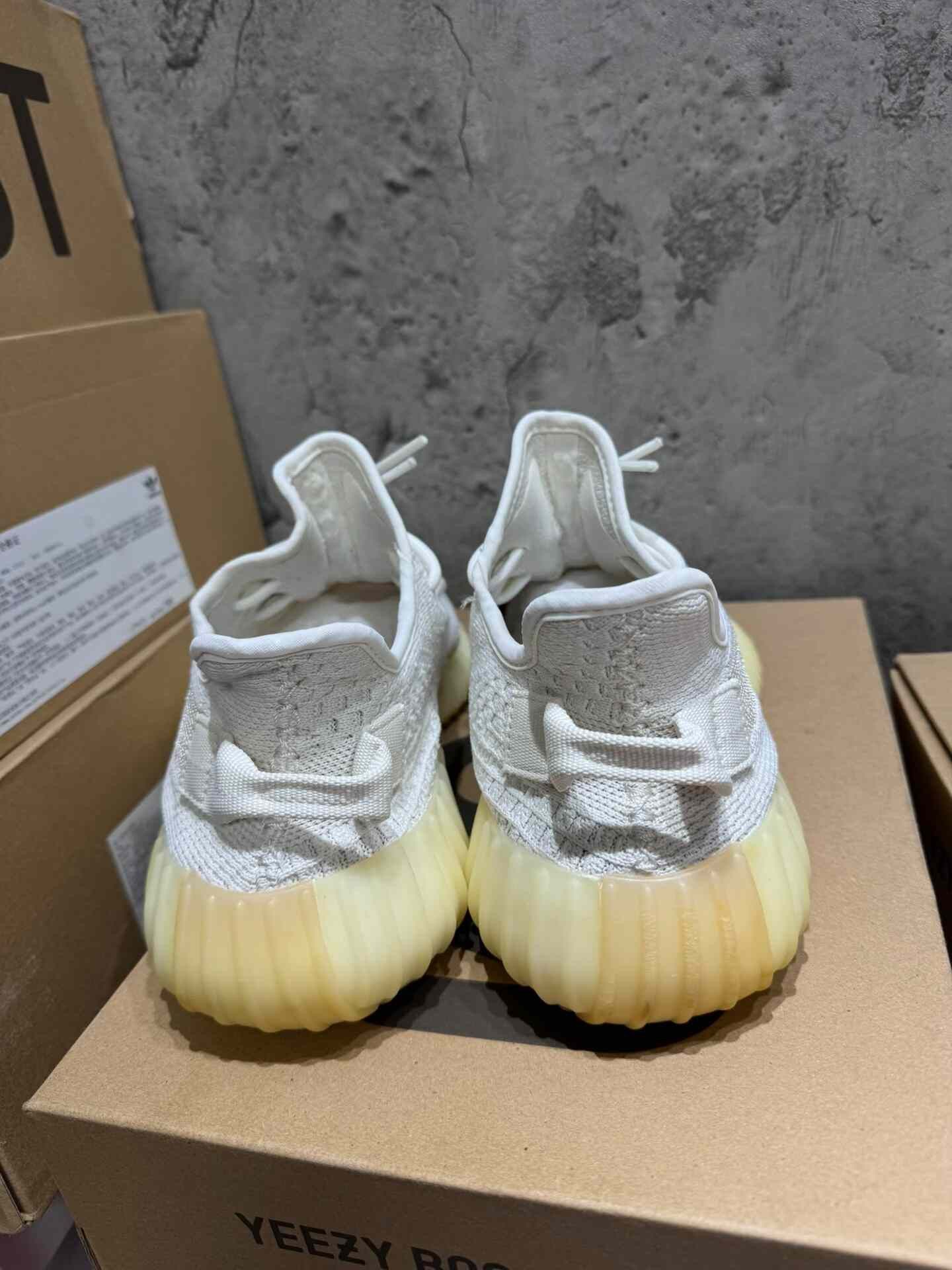 Adidas Adidas YEEZY350 White Lowtop Sneakers 10 Men Size US 10 / EU 43 - 6 Thumbnail