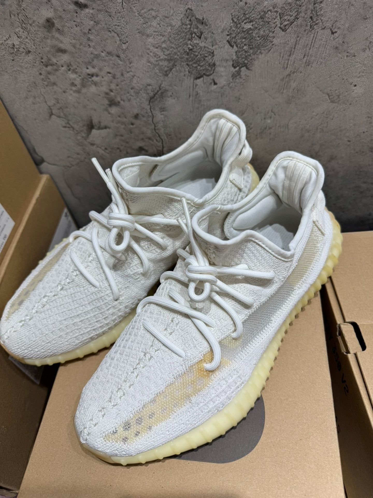 Adidas Adidas YEEZY350 White Lowtop Sneakers 10 Men Size US 10 / EU 43 - 4 Thumbnail