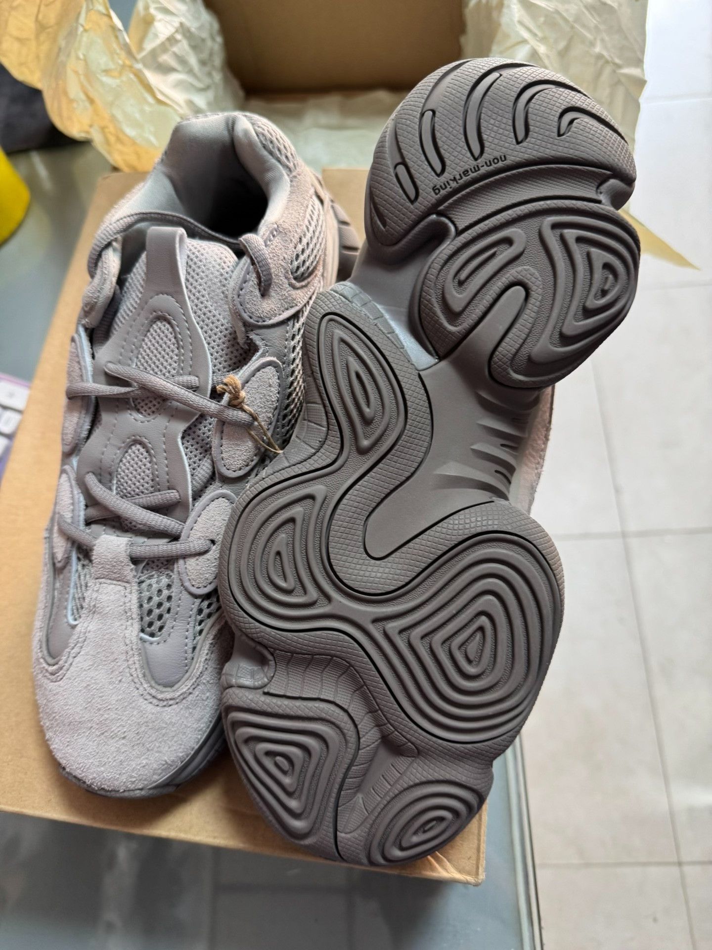 Adidas Adidas YEEZY500 Gray Lowtop Sneakers 42 Men Size US 9 / EU 42 - 5 Thumbnail