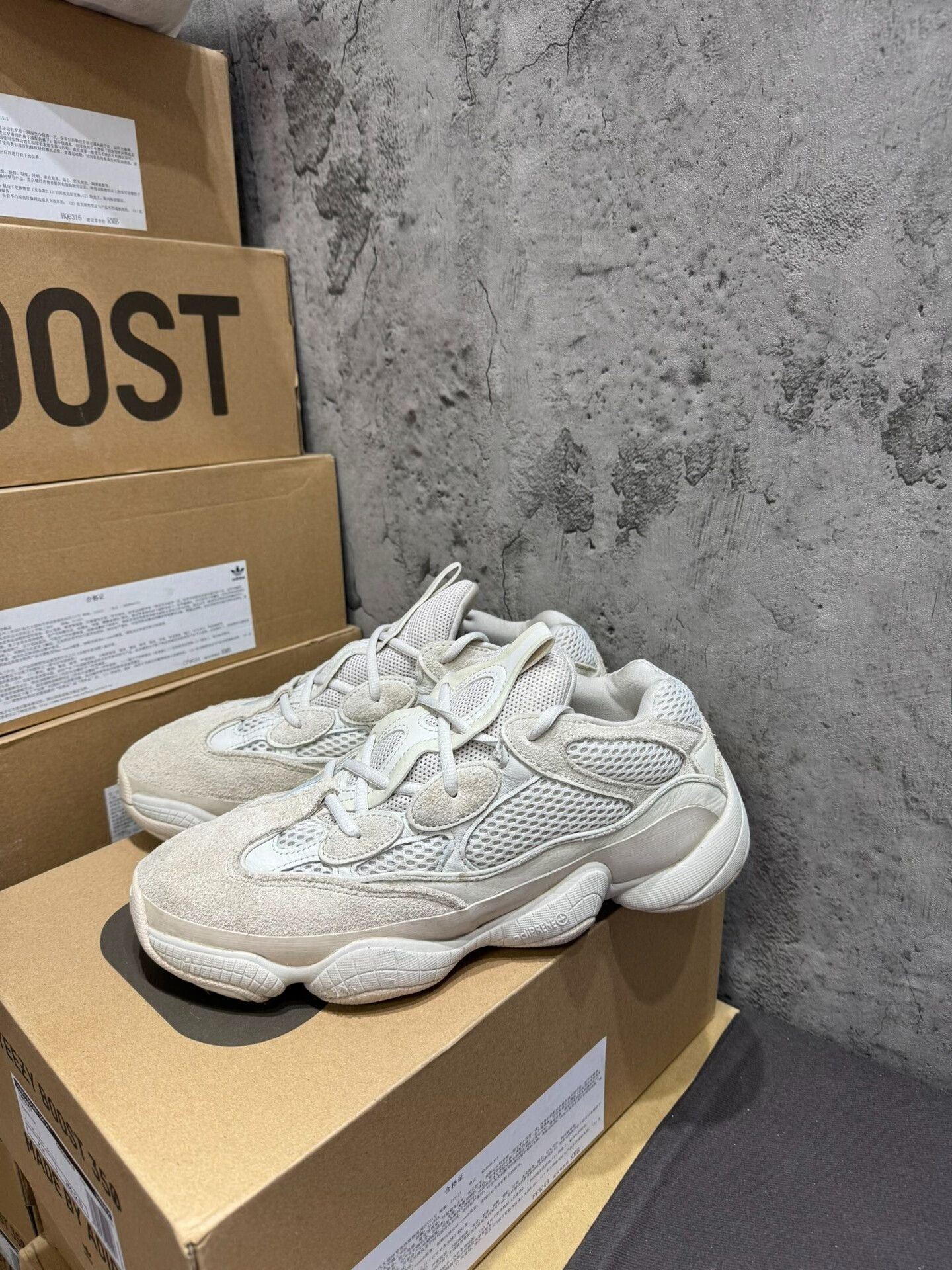Adidas Adidas YEEZY500 White Lowtop Sneakers 9 Men Size US 9 / EU 42 - 6 Thumbnail