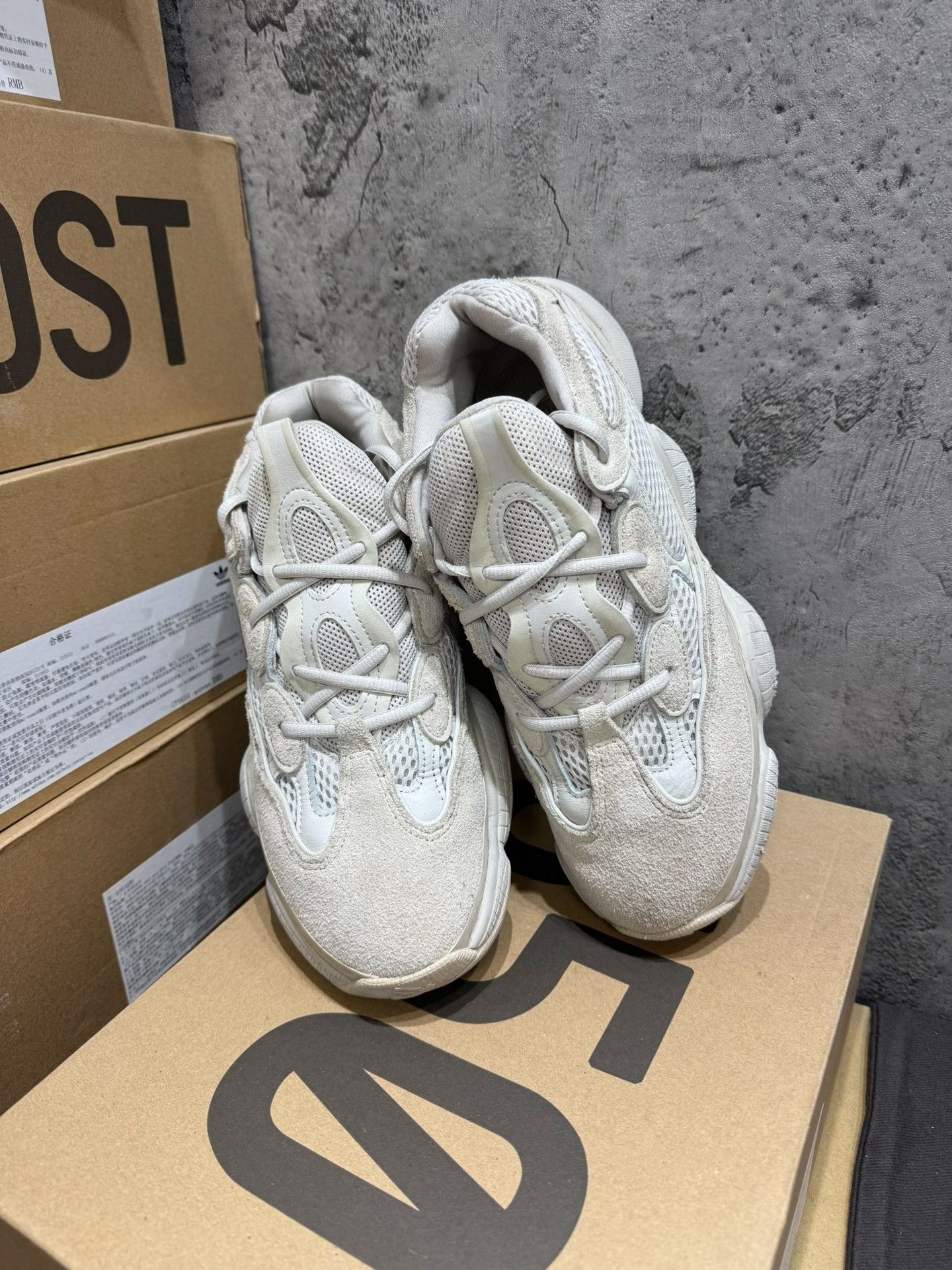 Adidas Adidas YEEZY500 White Lowtop Sneakers 9 Men Size US 9 / EU 42 - 8 Thumbnail
