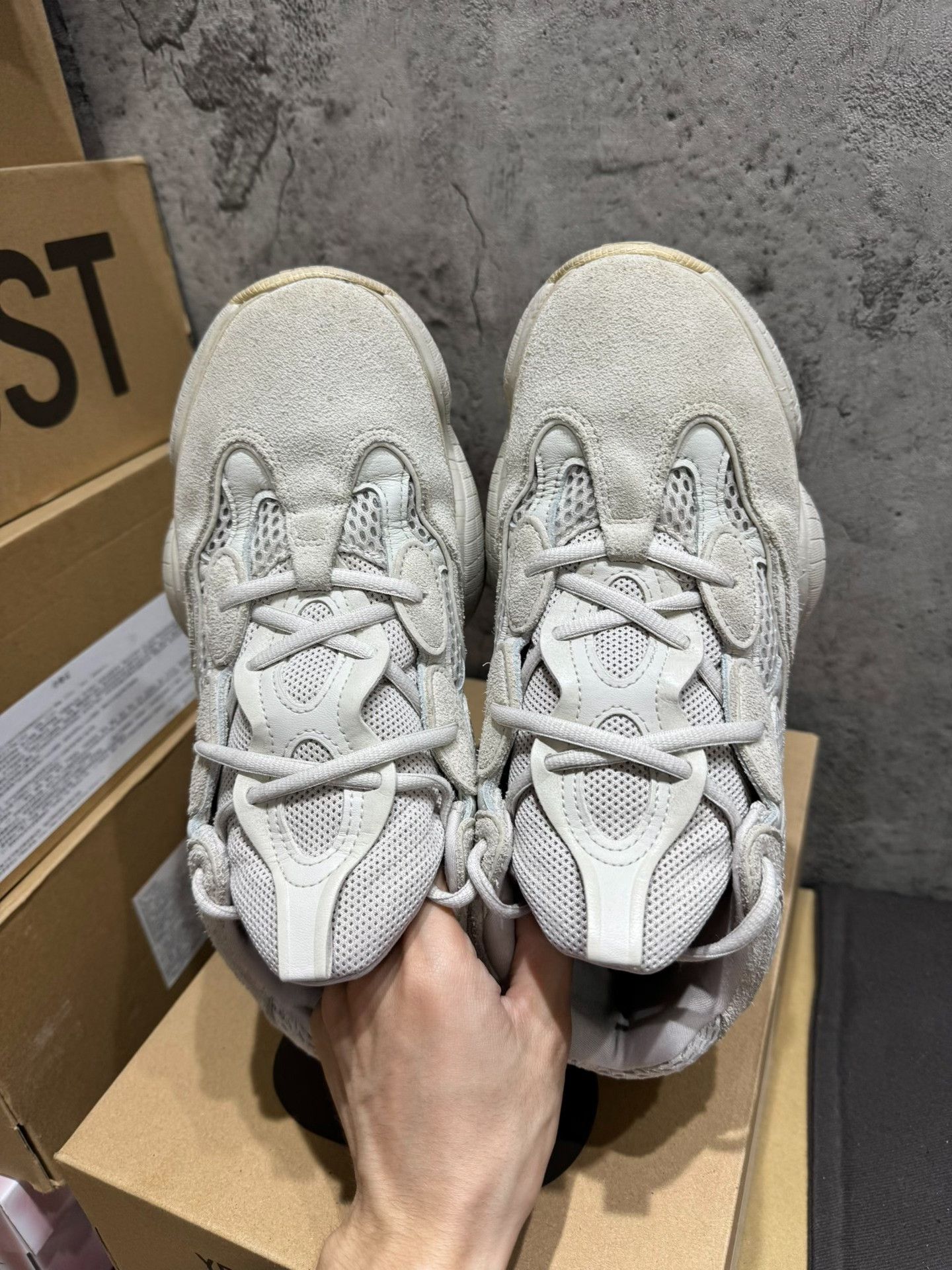 Adidas Adidas YEEZY500 White Lowtop Sneakers 9 Men Size US 9 / EU 42 - 8 Thumbnail