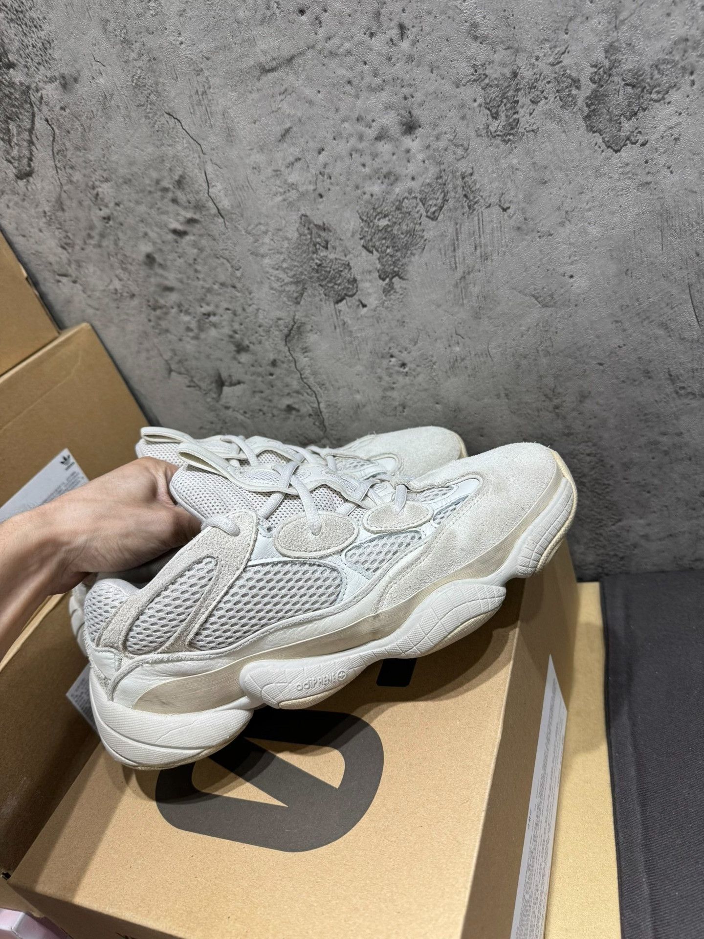 Adidas Adidas YEEZY500 White Lowtop Sneakers 9 Men Size US 9 / EU 42 - 3 Thumbnail
