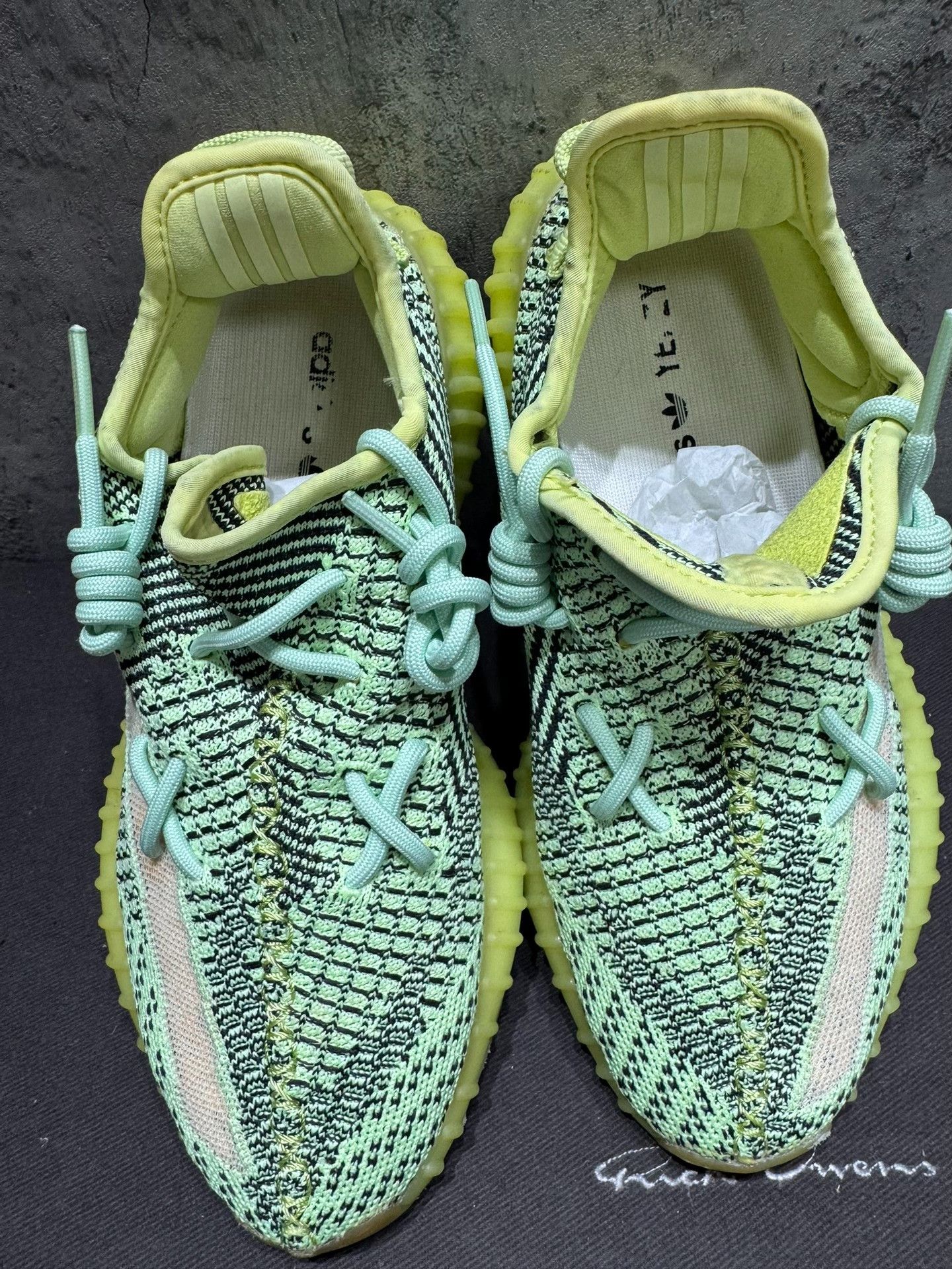 Adidas Adidas YEEZY350 Green Lowtop Sneakers 40 Men Size US 7.5 / EU 40-41 - 4 Thumbnail