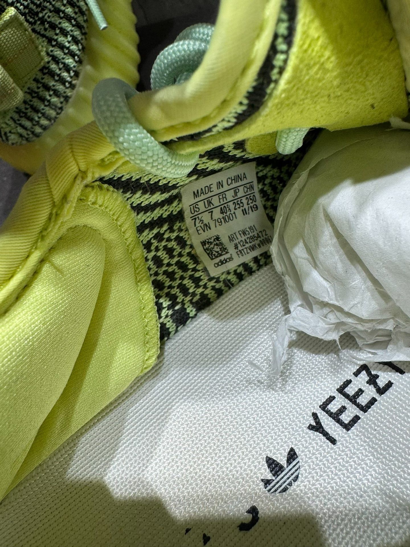 Adidas Adidas YEEZY350 Green Lowtop Sneakers 40 Men Size US 7.5 / EU 40-41 - 8 Thumbnail