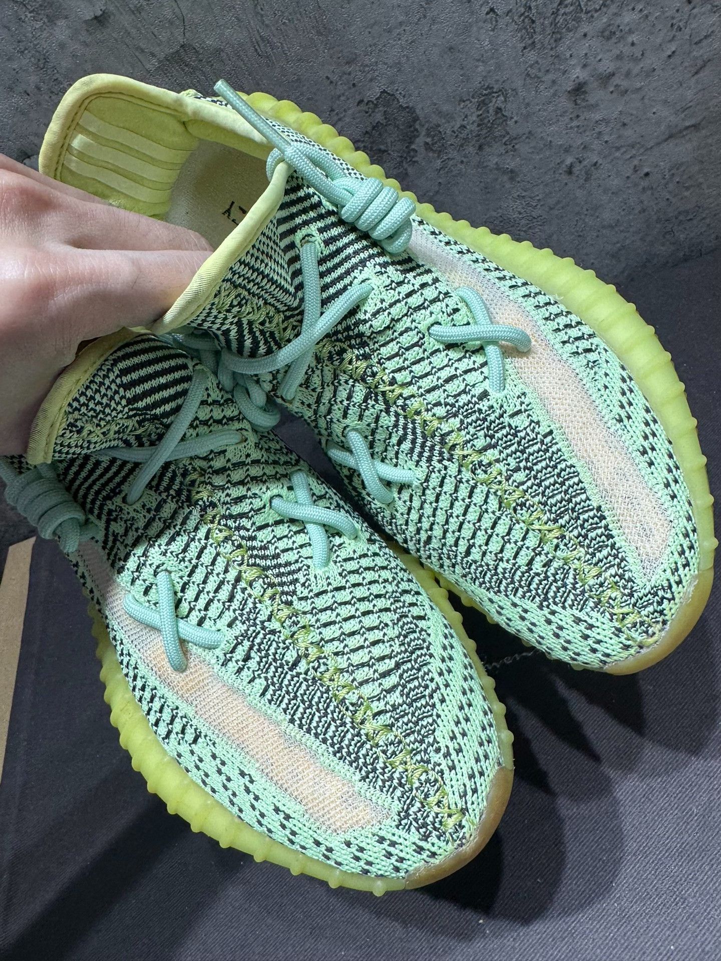 Adidas Adidas YEEZY350 Green Lowtop Sneakers 40 Men Size US 7.5 / EU 40-41 - 5 Thumbnail