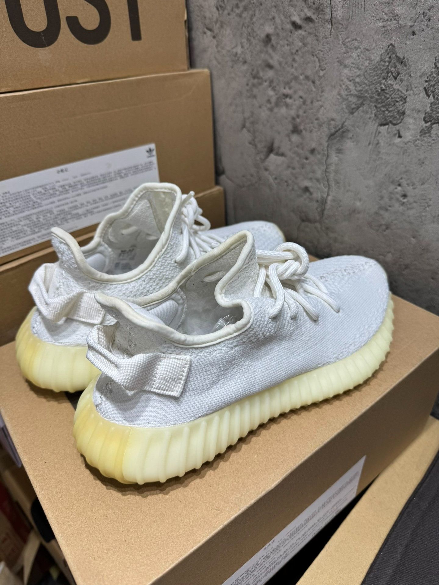 Adidas Adidas YEEZY350 White Lowtop Sneakers 40 Men Size US 7.5 / EU 40-41 - 5 Thumbnail