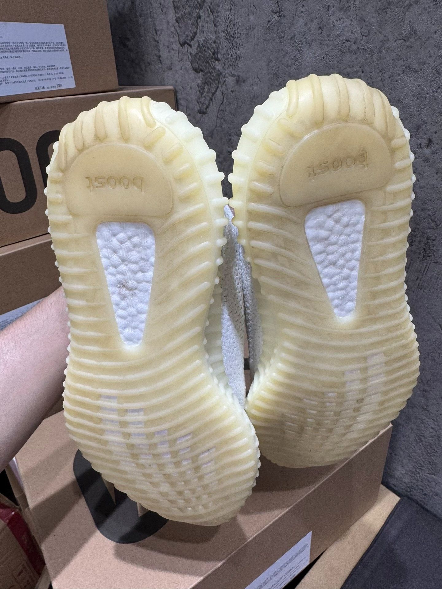 Adidas Adidas YEEZY350 White Lowtop Sneakers 40 Men Size US 7.5 / EU 40-41 - 3 Thumbnail