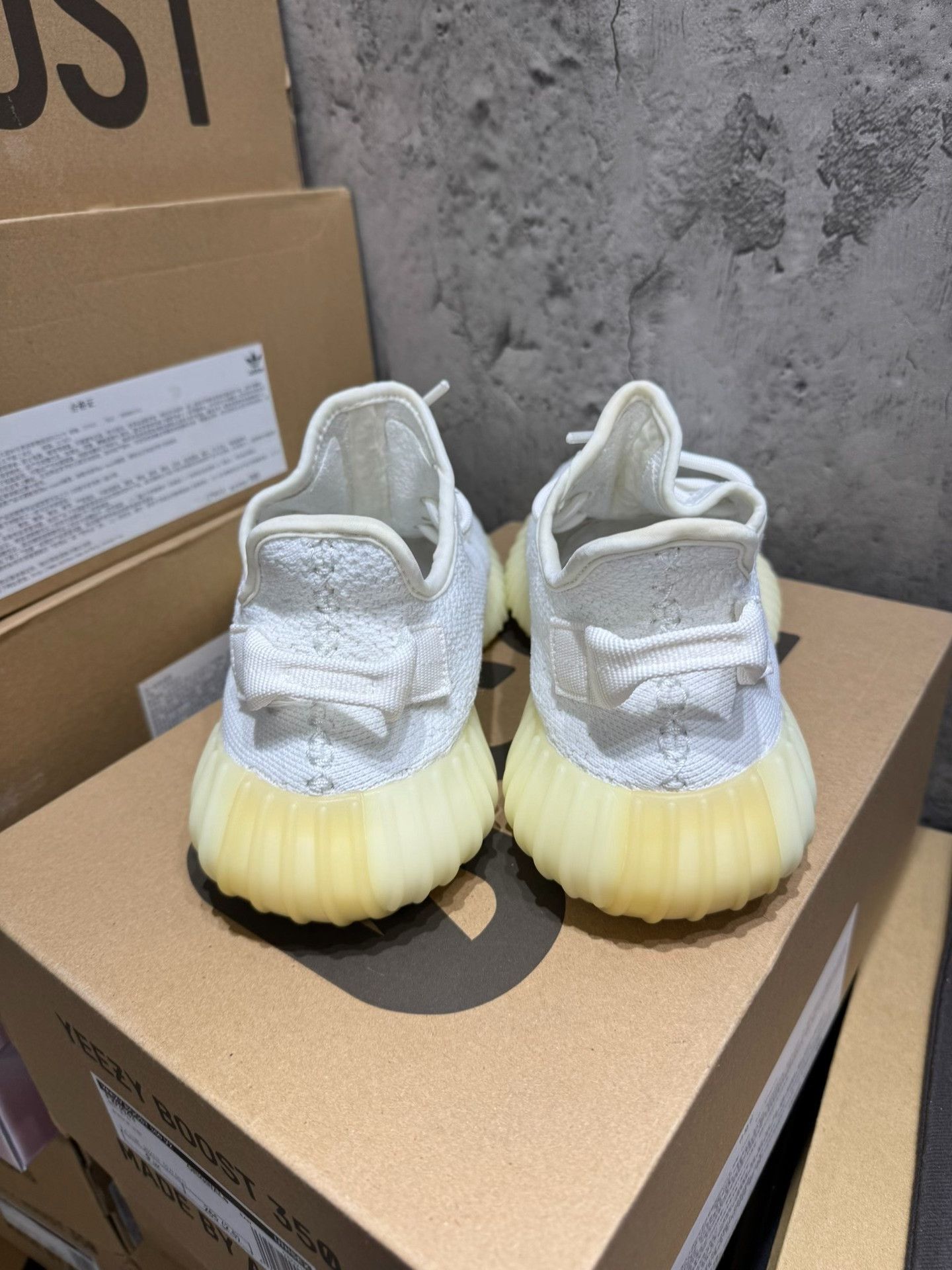 Adidas Adidas YEEZY350 White Lowtop Sneakers 40 Men Size US 7.5 / EU 40-41 - 6 Thumbnail