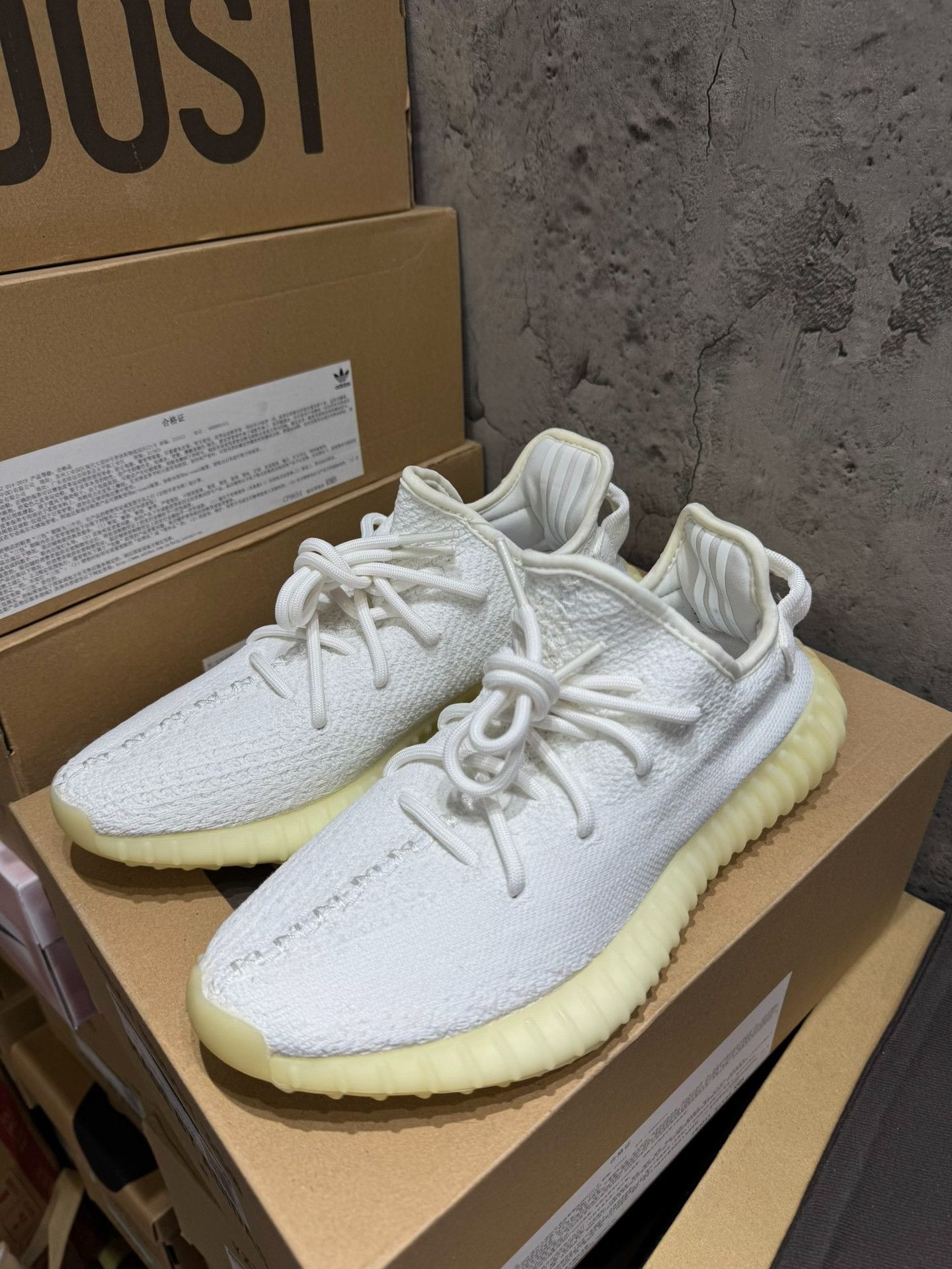 Adidas Adidas YEEZY350 White Lowtop Sneakers 40 Men Size US 7.5 / EU 40-41 - 7 Thumbnail