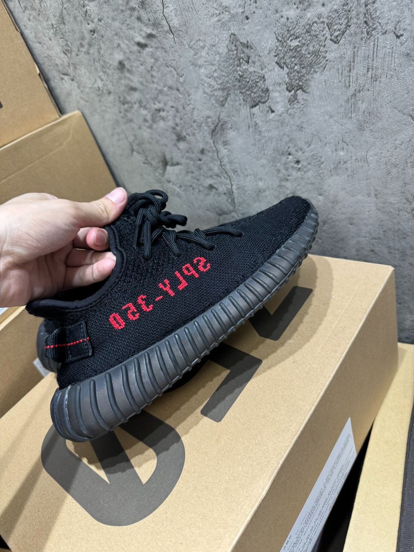 Adidas Adidas YEEZY350 Black Lowtop Sneakers 37 Men Size US 5 / EU 37 - 5 Thumbnail