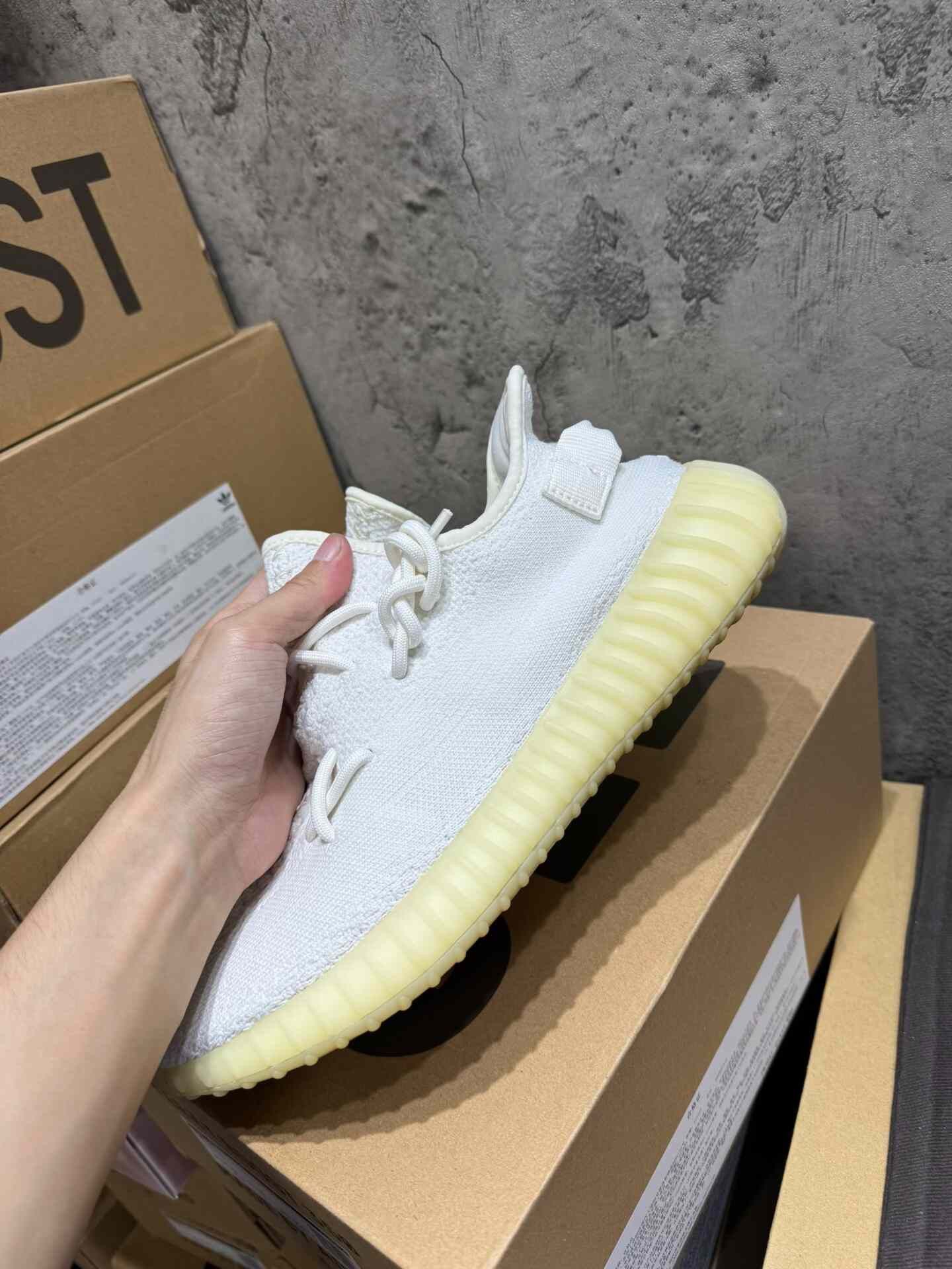Adidas Adidas YEEZY350 White Lowtop Sneakers 9.5 Men Size US 9.5 / EU 42-43 - 7 Thumbnail
