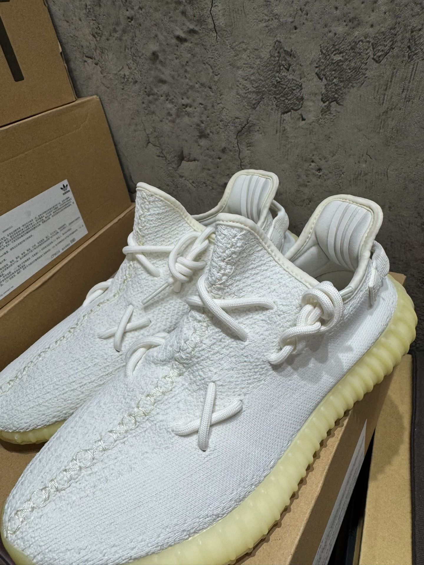 Adidas Adidas YEEZY350 White Lowtop Sneakers 9.5 Men Size US 9.5 / EU 42-43 - 5 Thumbnail