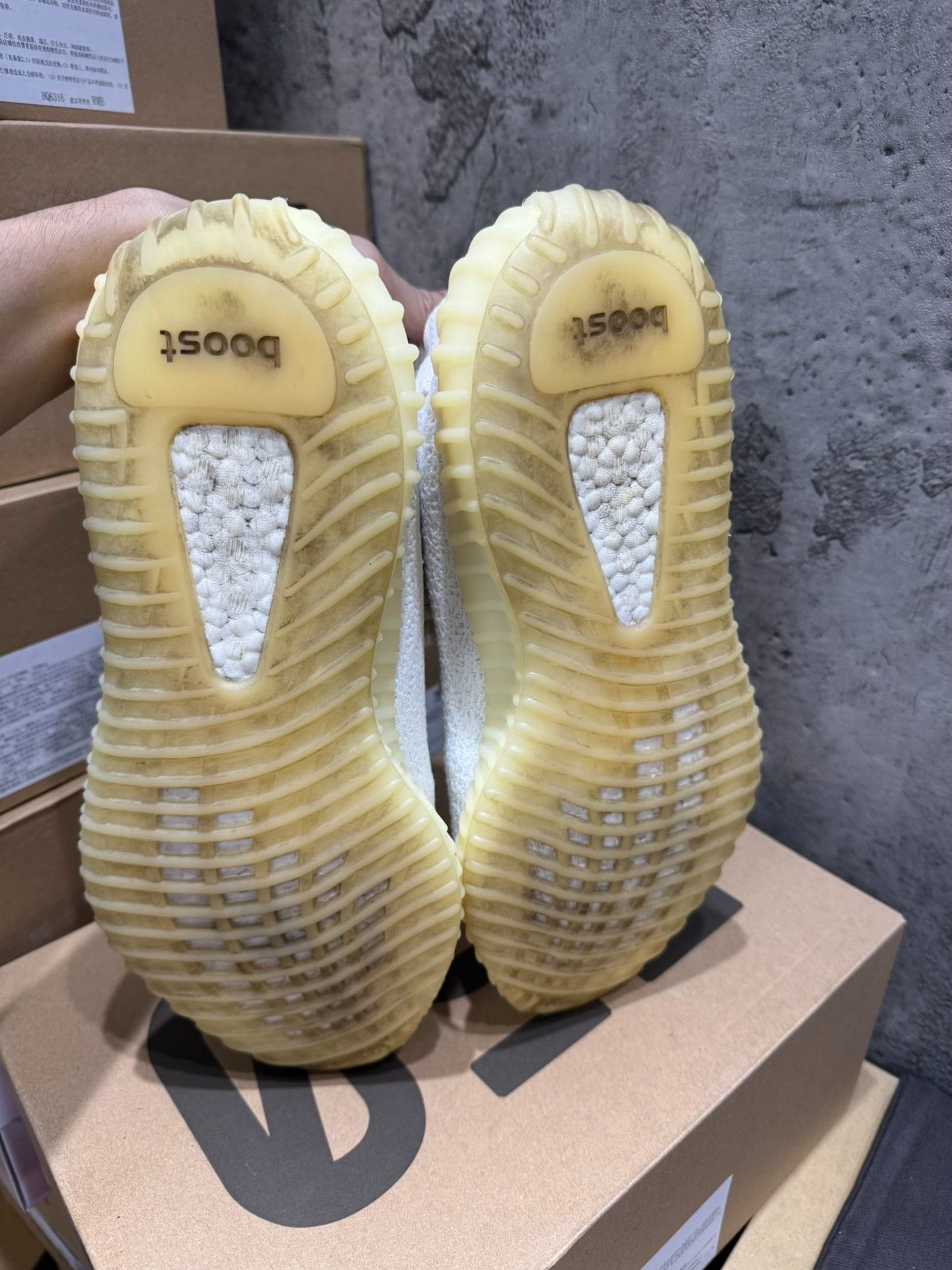 Adidas Adidas YEEZY350 White Lowtop Sneakers 9.5 Men Size US 9.5 / EU 42-43 - 6 Thumbnail
