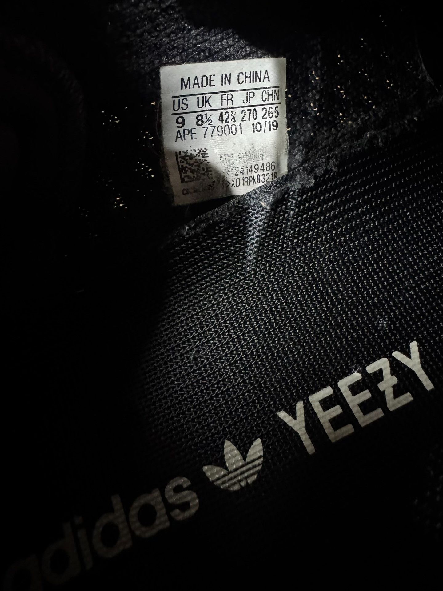 Adidas Adidas YEEZY350 Black Lowtop Sneakers 42 Men Size US 9 / EU 42 - 8 Thumbnail