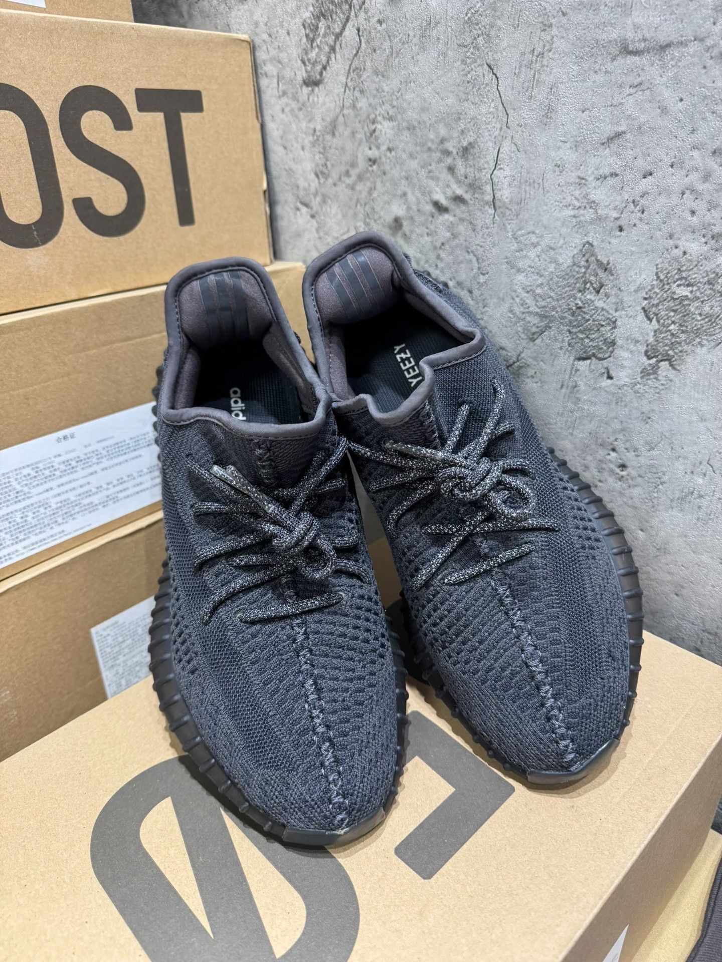 Adidas Adidas YEEZY350 Black Lowtop Sneakers 42 Men Size US 9 / EU 42 - 3 Thumbnail