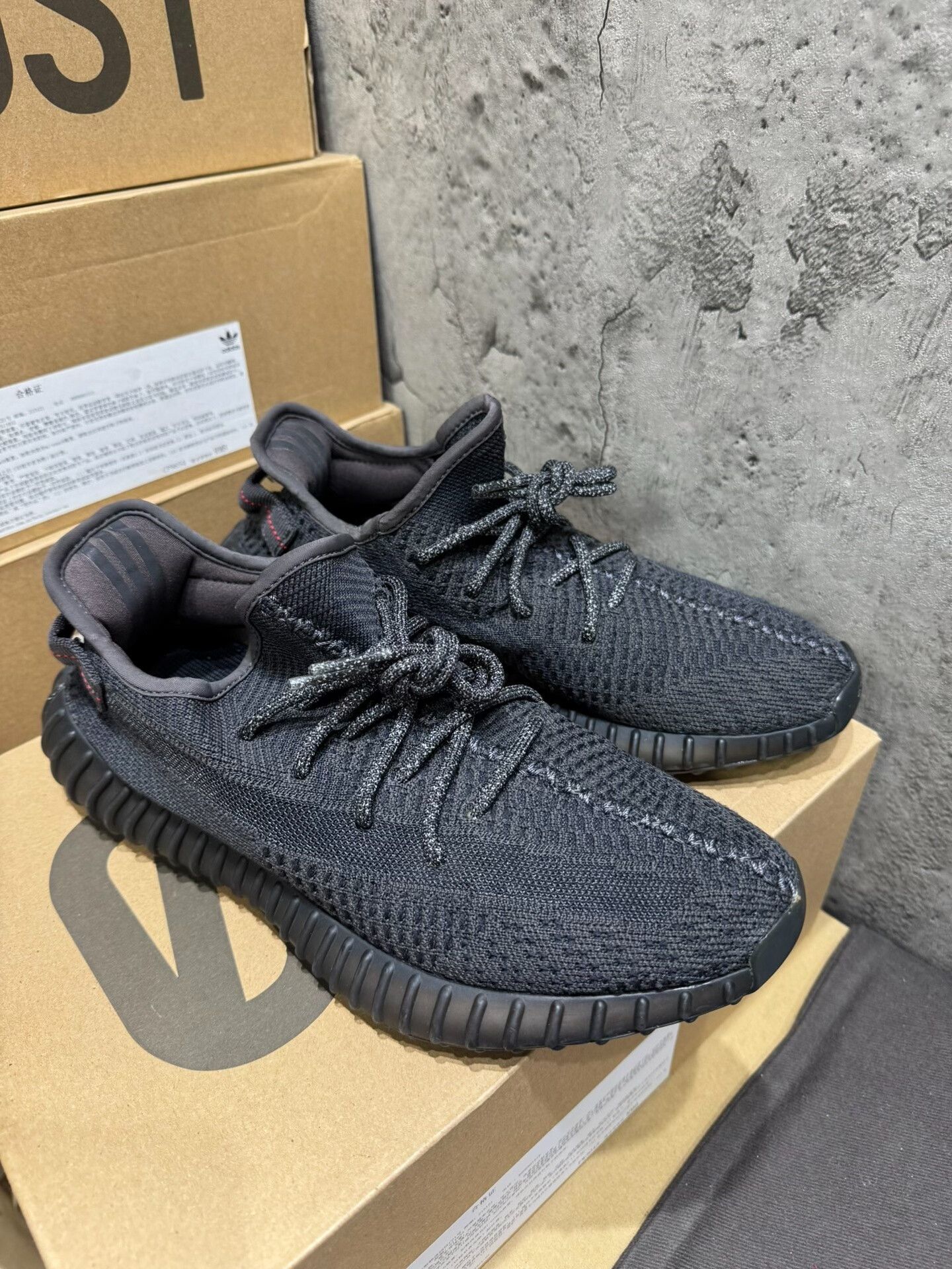 Adidas Adidas YEEZY350 Black Lowtop Sneakers 42 Men Size US 9 / EU 42 - 4 Thumbnail